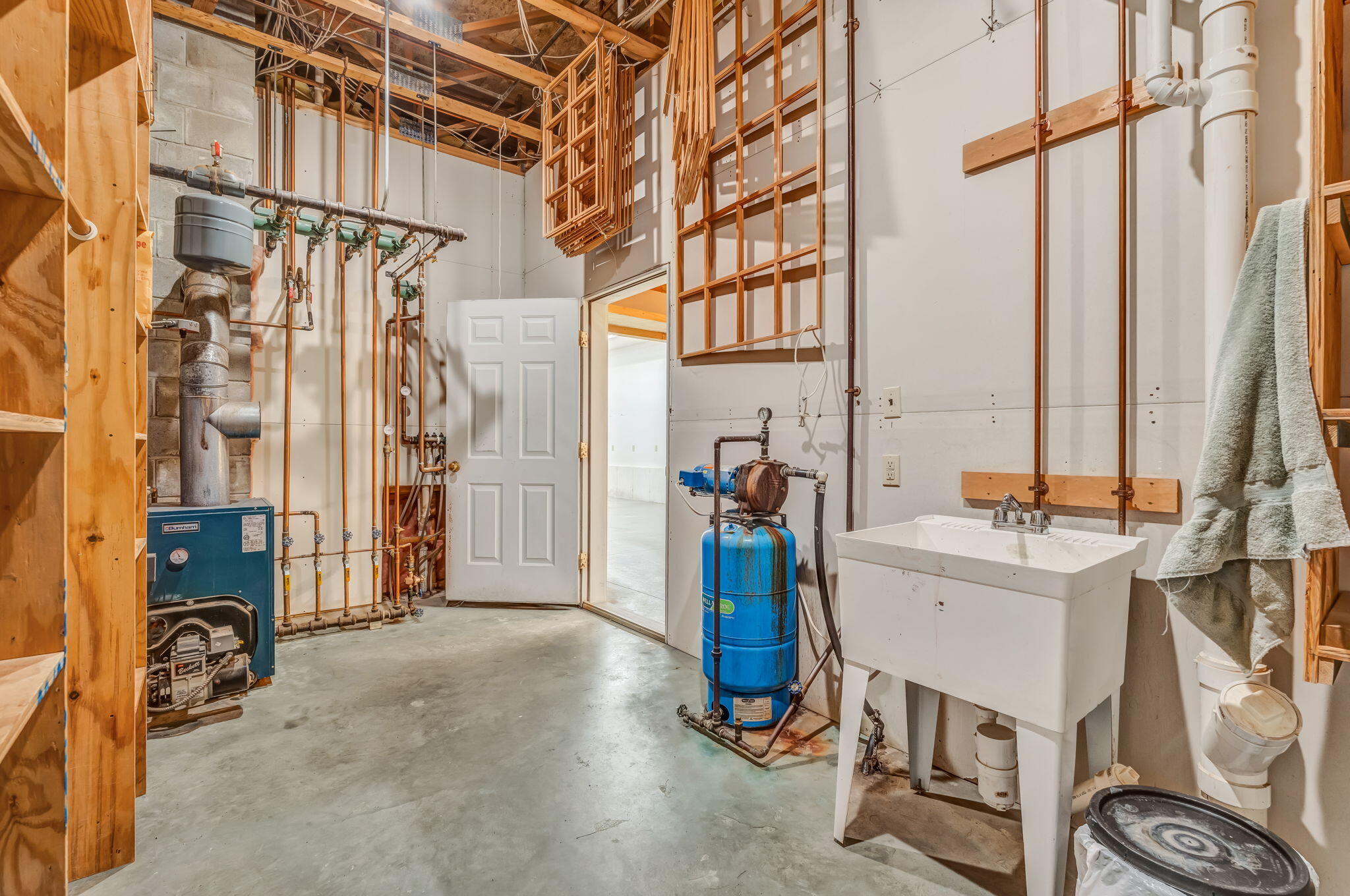 150 River Road Property Photo 27