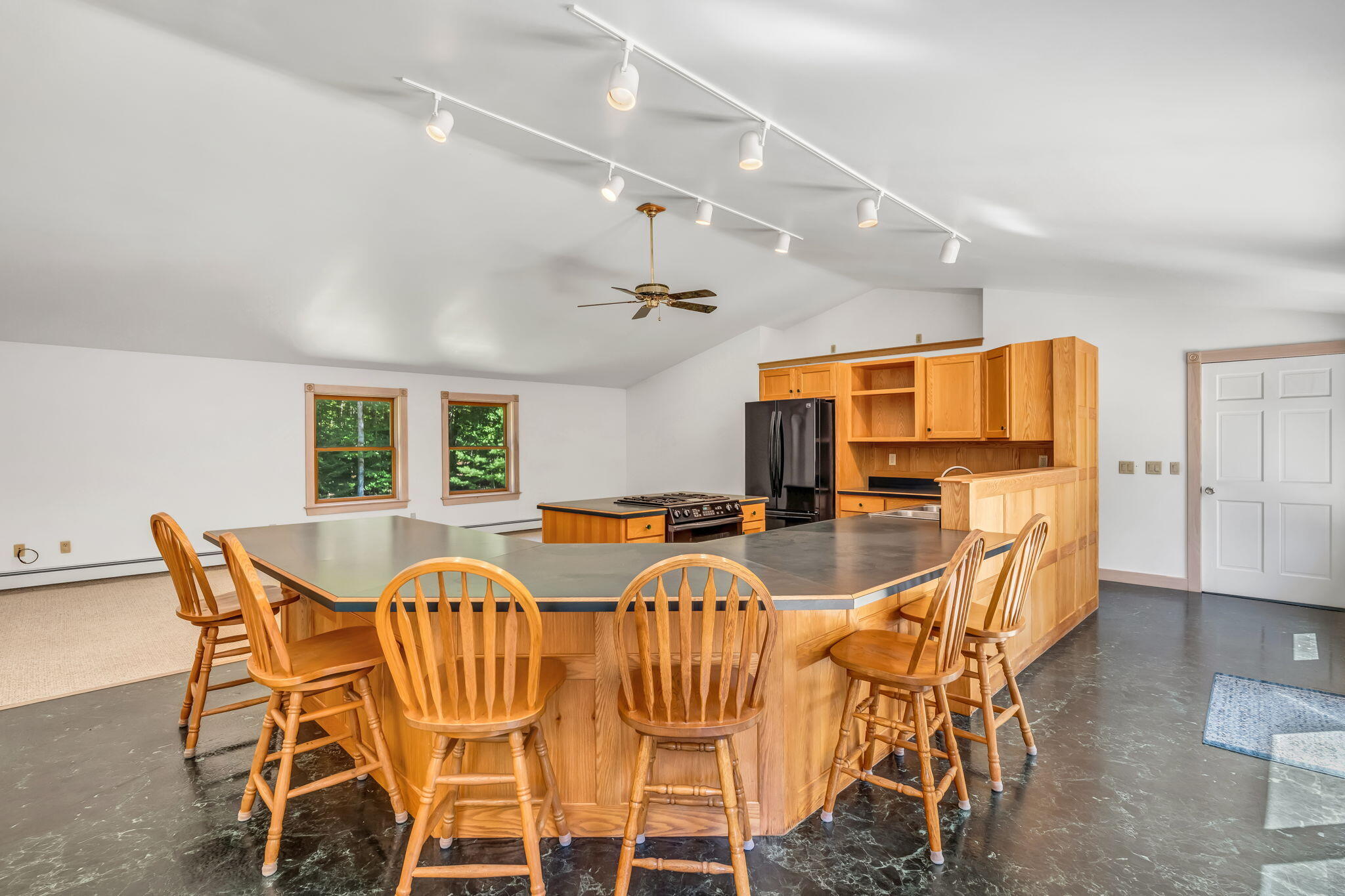 150 River Road Property Photo 41