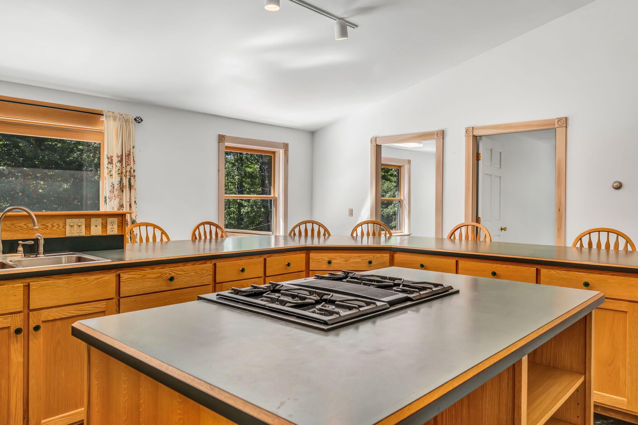 150 River Road Property Photo 46