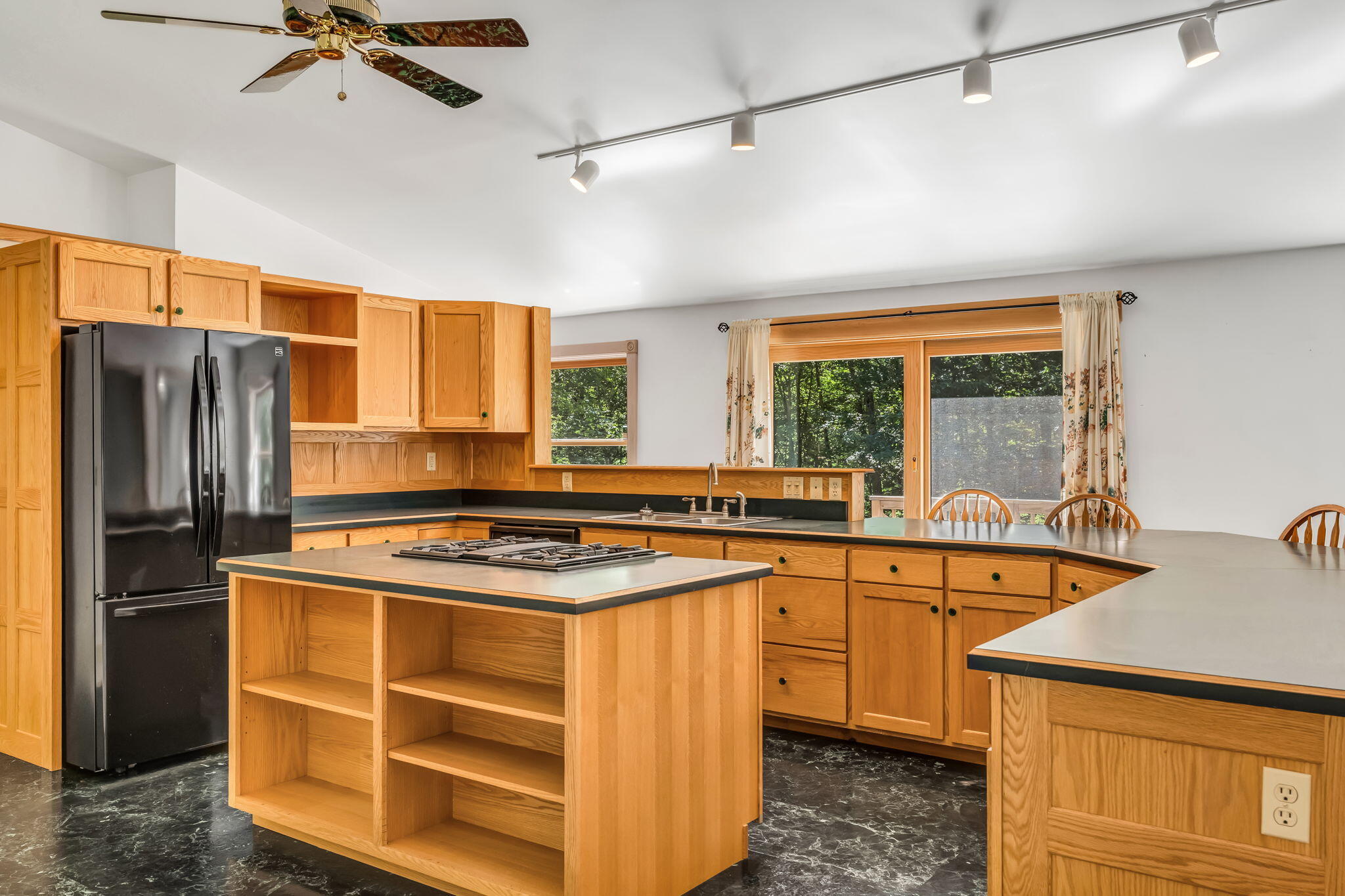 150 River Road Property Photo 53