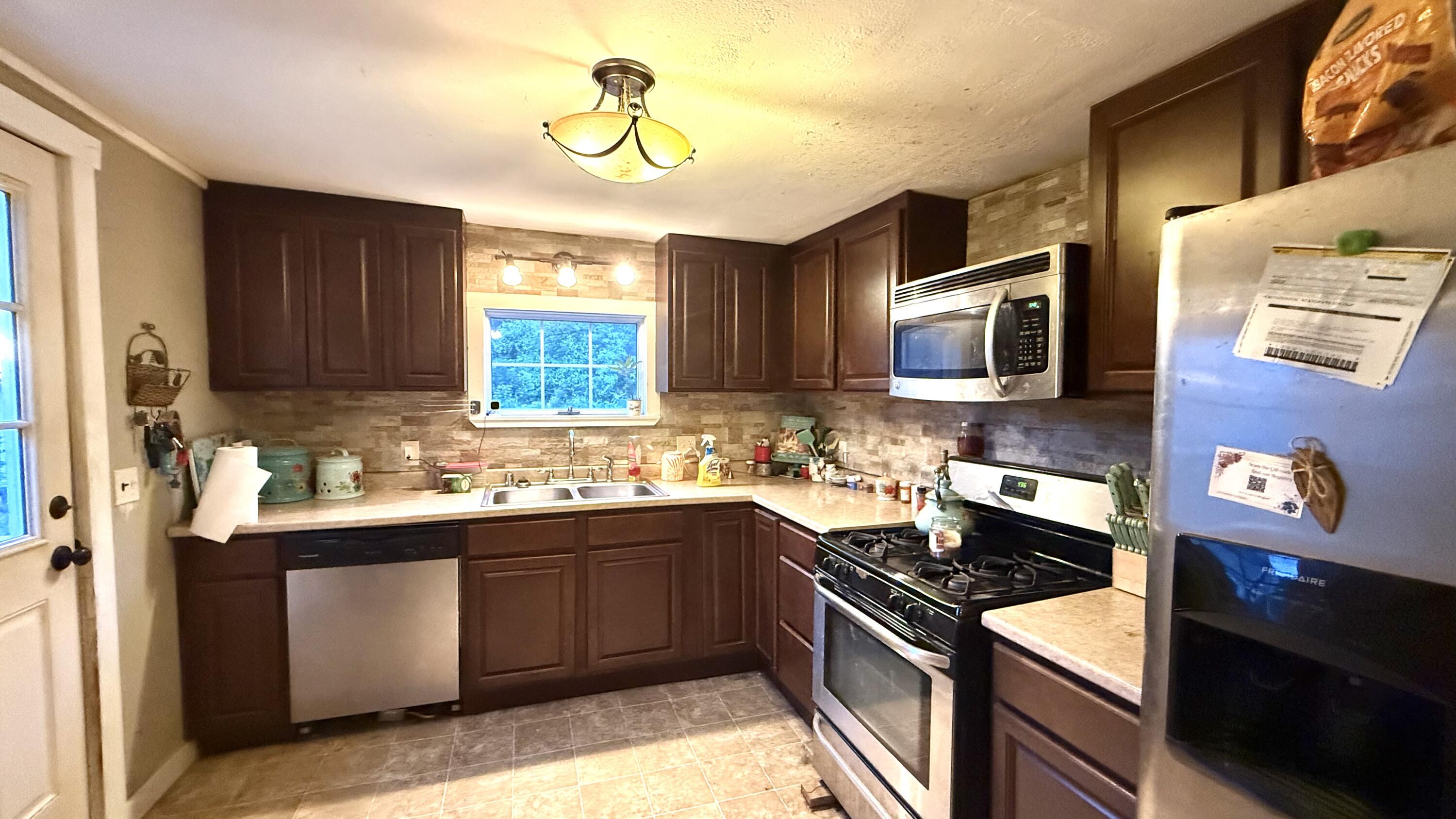 1123 South Street Property Photo 10