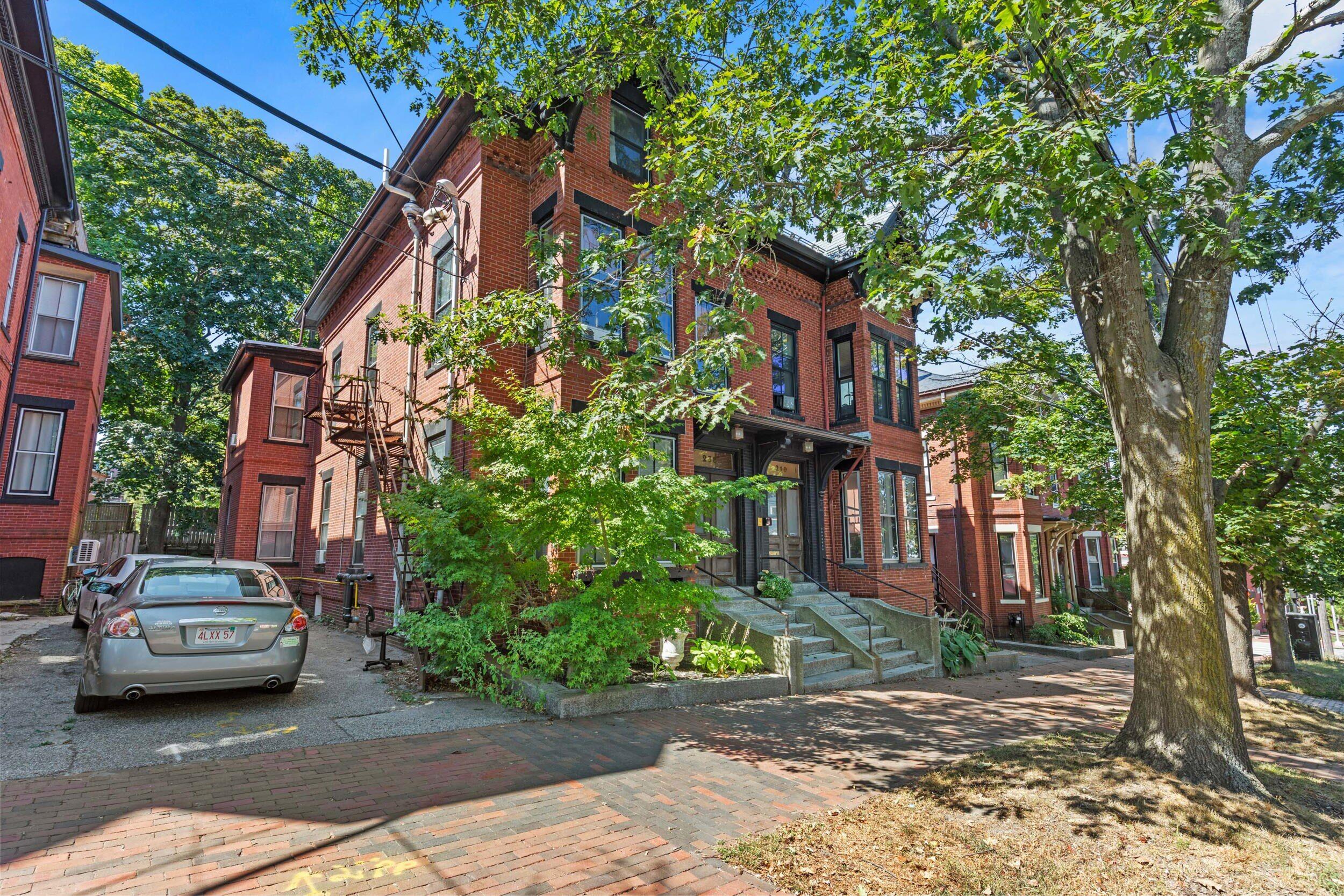 240 State Street Property Photo 2