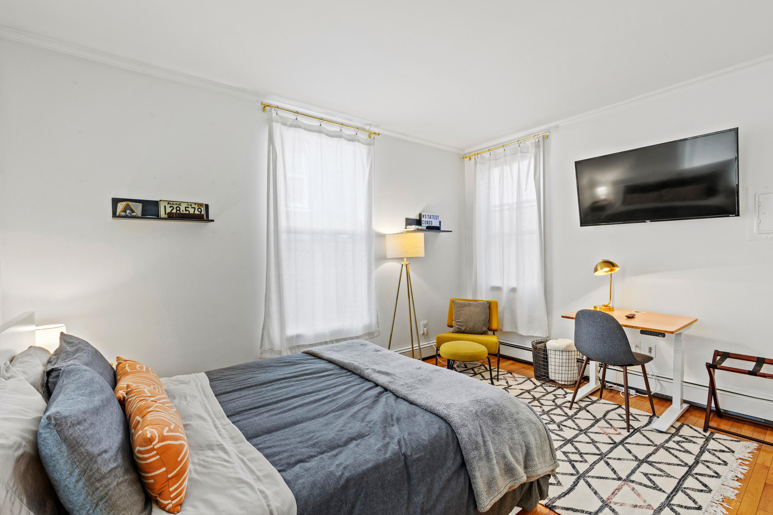 240 State Street Property Photo 15