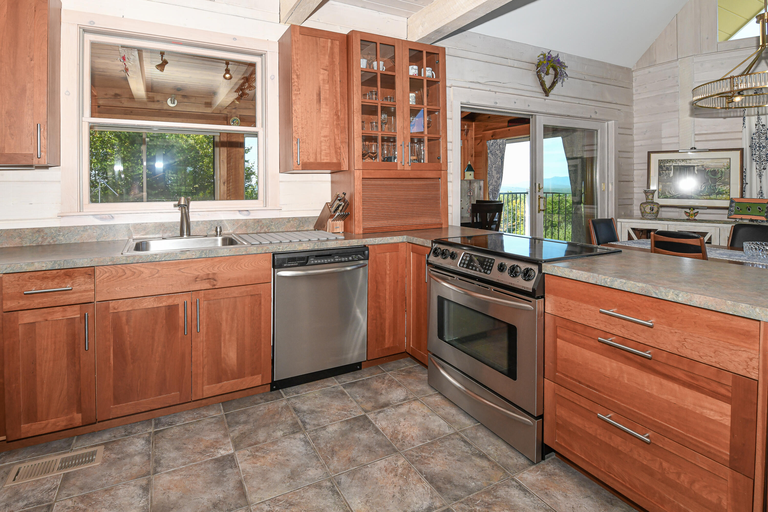 97 Kezar Heights Property Photo 42
