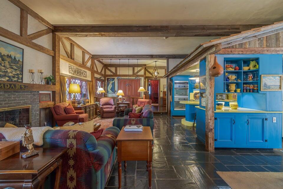 80 State Street Property Photo 40