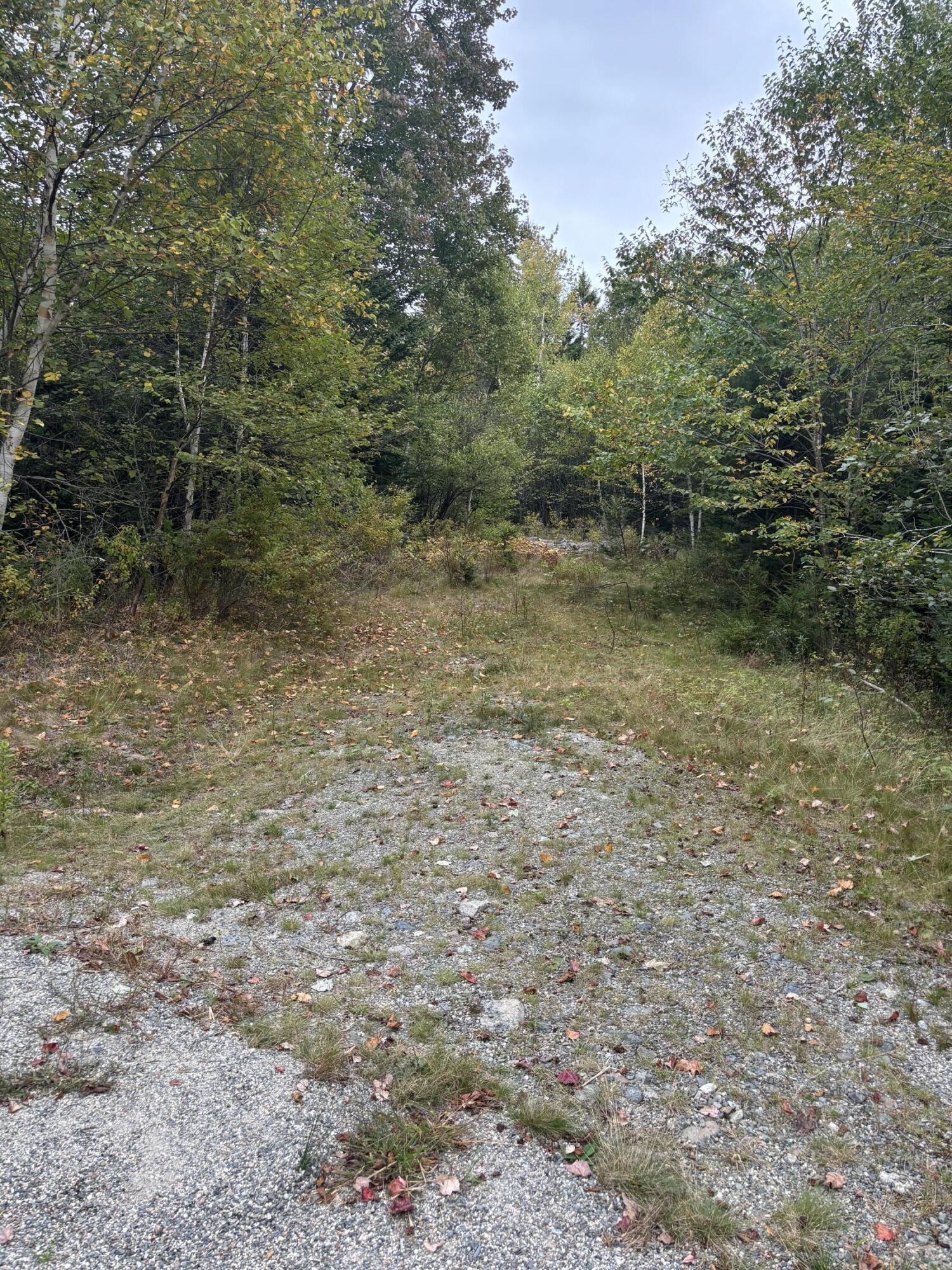 M20l2 East Side Road Property Photo 10