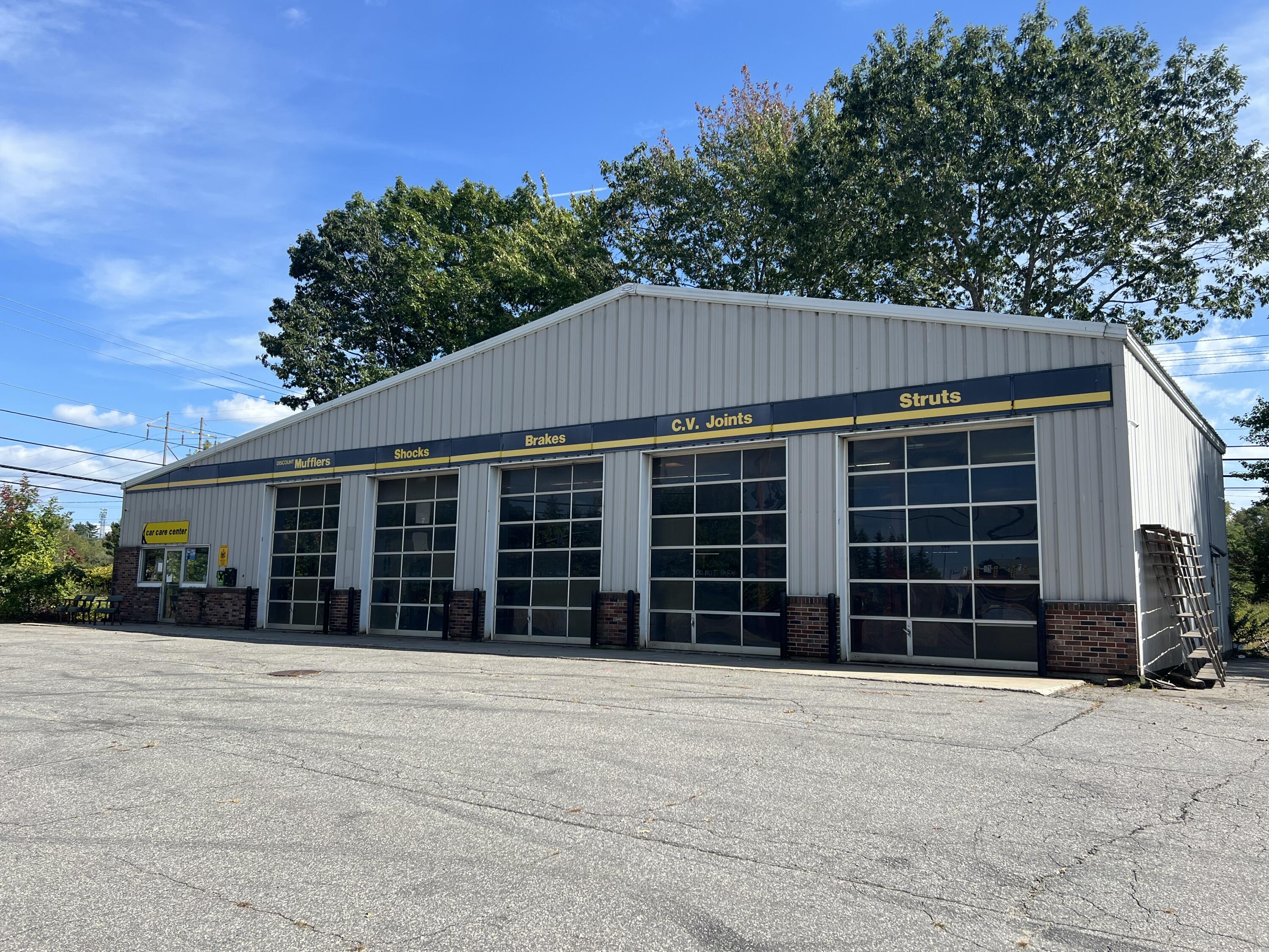 6 Topsham Fair Mall Road Property Photo 1