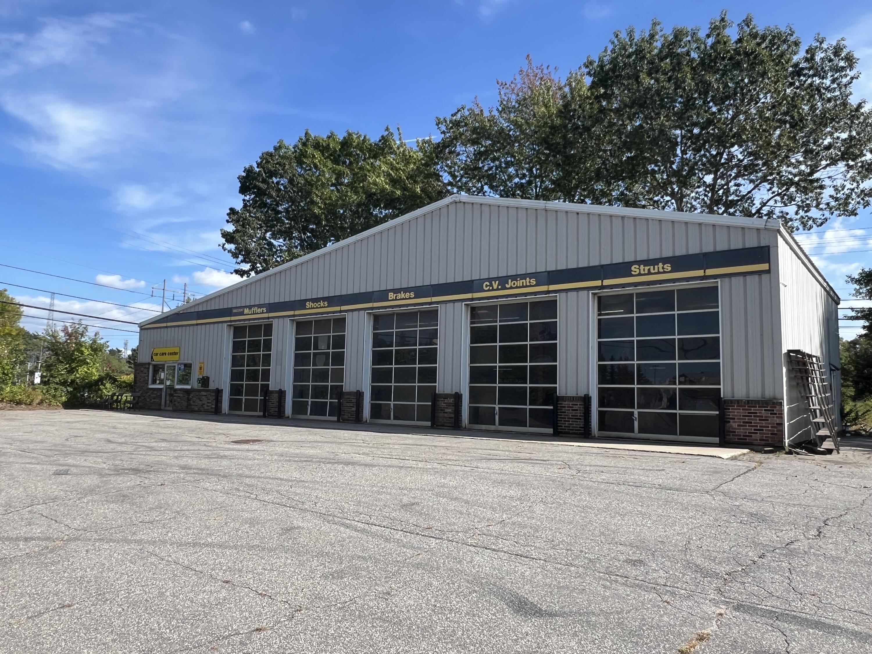 6 Topsham Fair Mall Road Property Photo 12