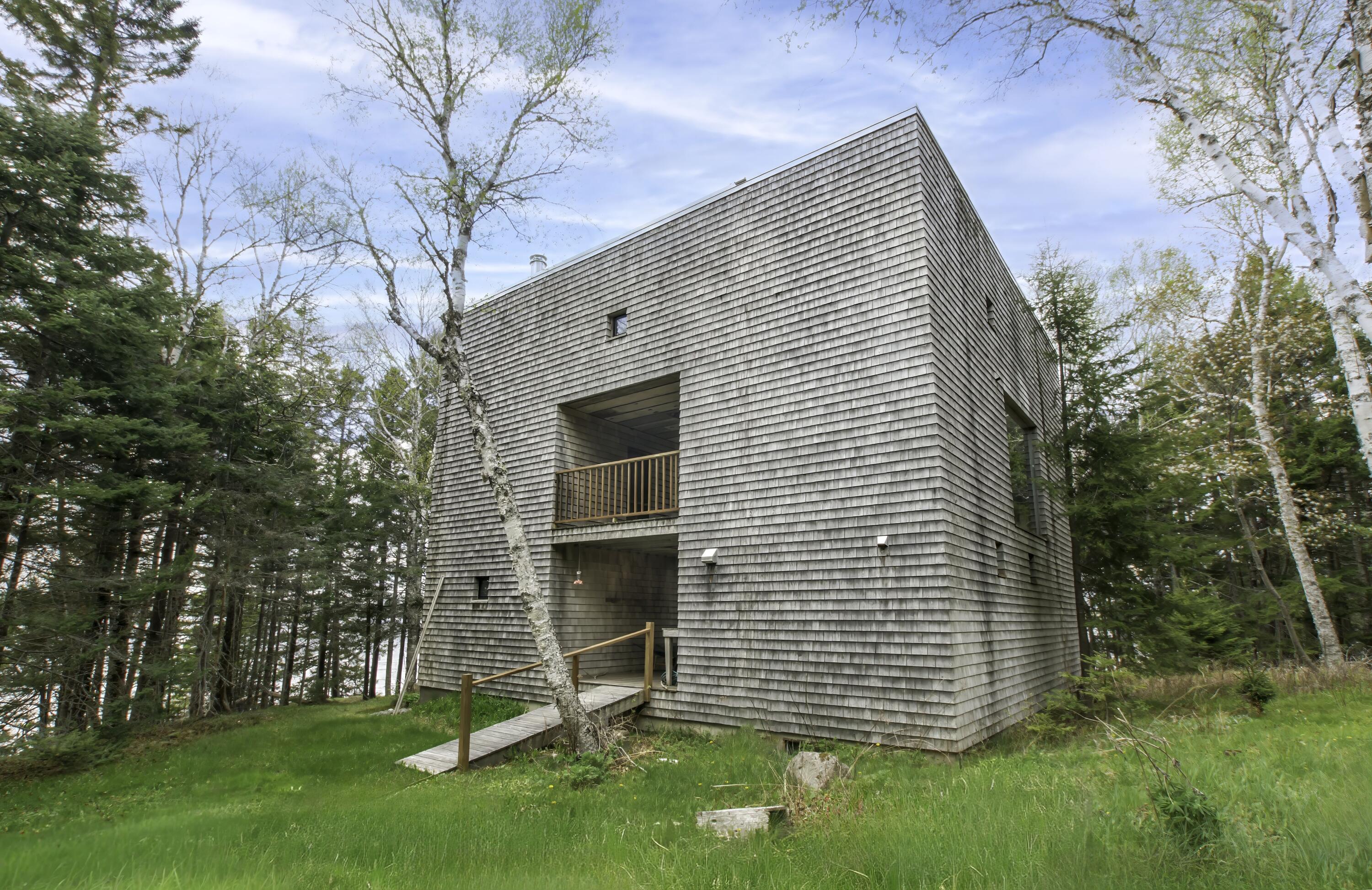 85 E Side Road Property Photo 1