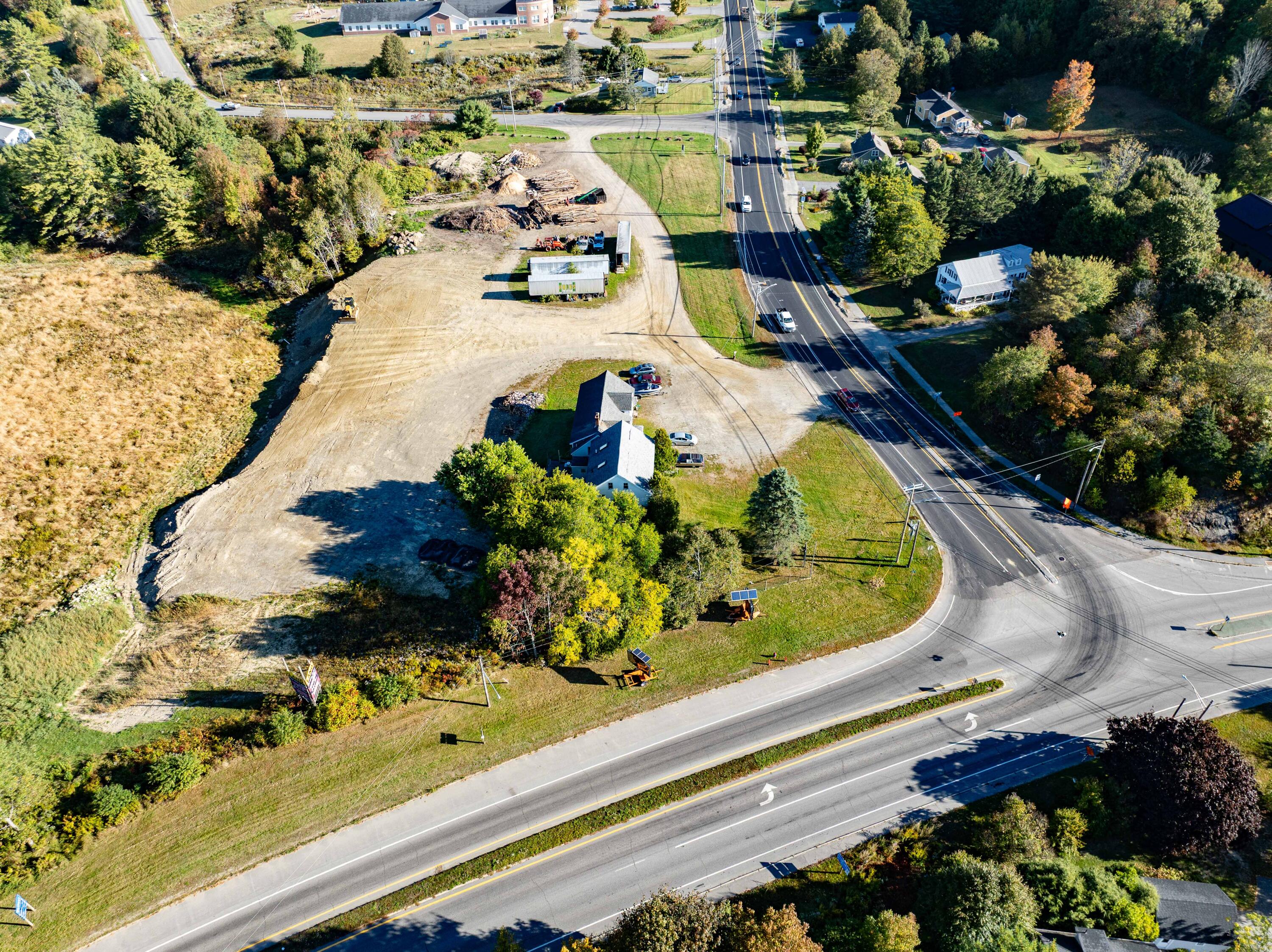 2 Swan Lake Avenue Property Photo 4
