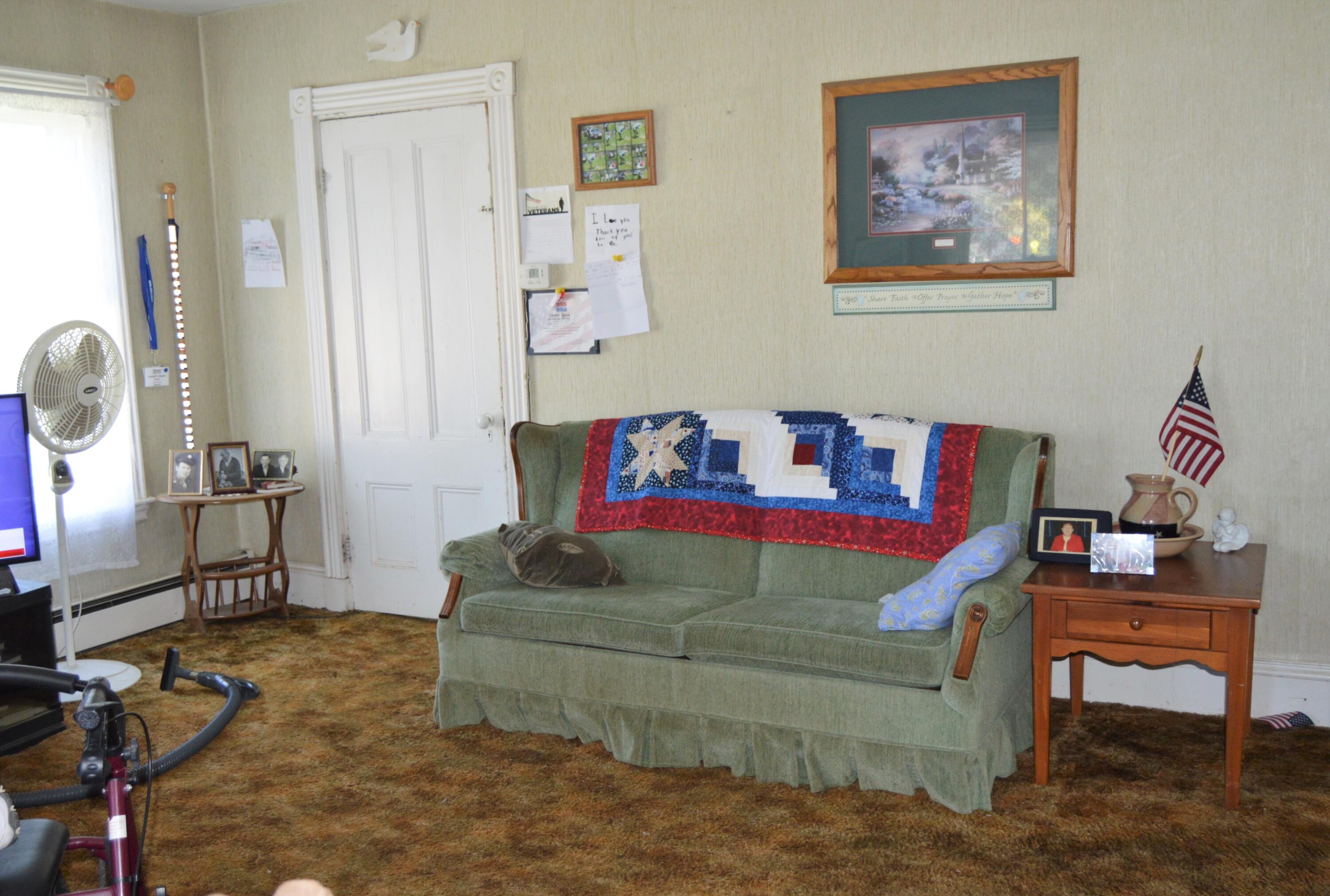 2 Swan Lake Avenue Property Photo 11