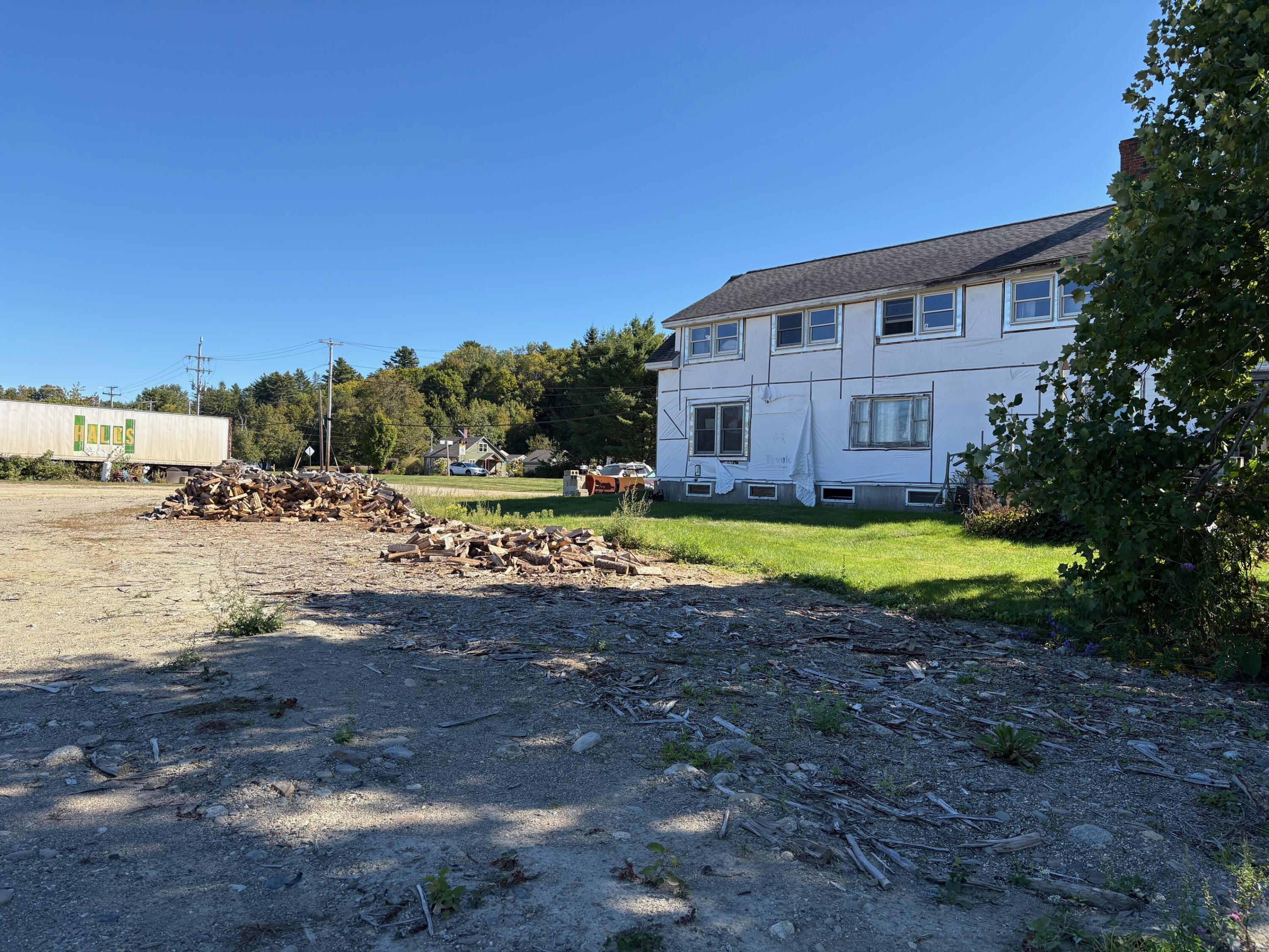 2 Swan Lake Avenue Property Photo 16