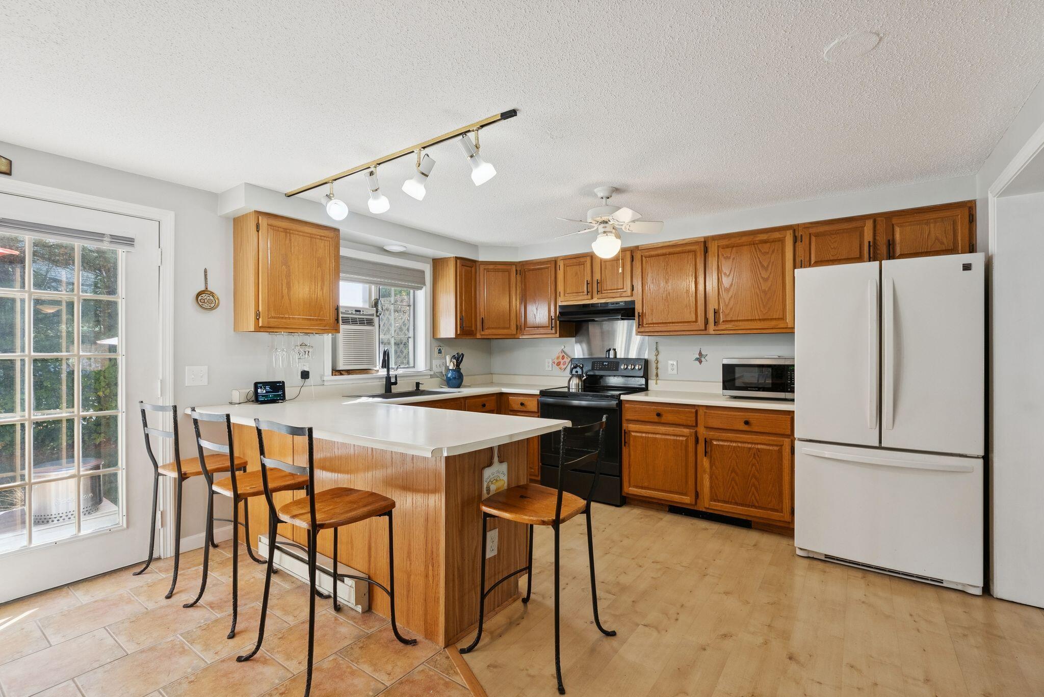 83 Hydrangea Circle 11 Property Photo 4