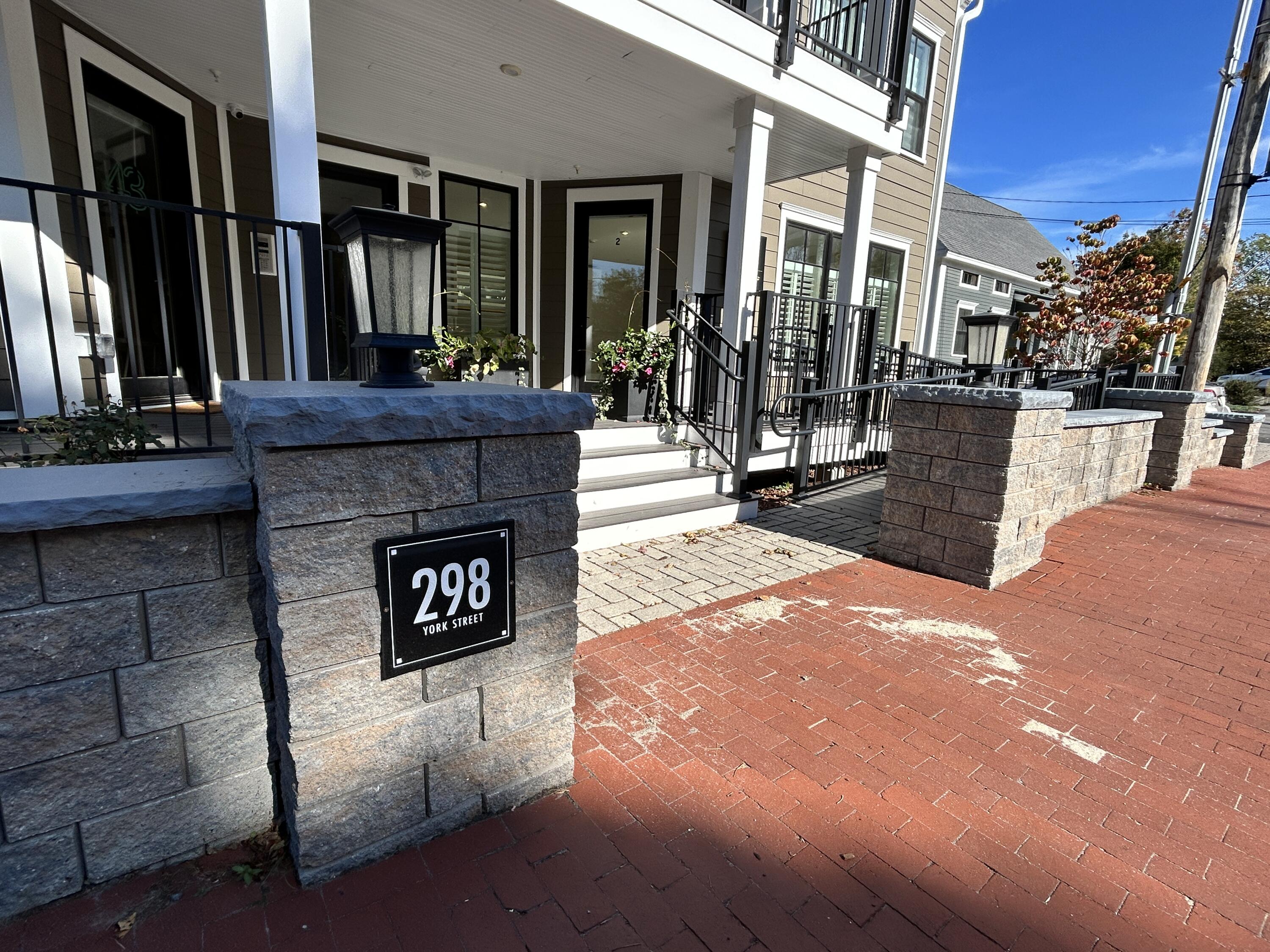 298 York Street 2 Property Photo 4