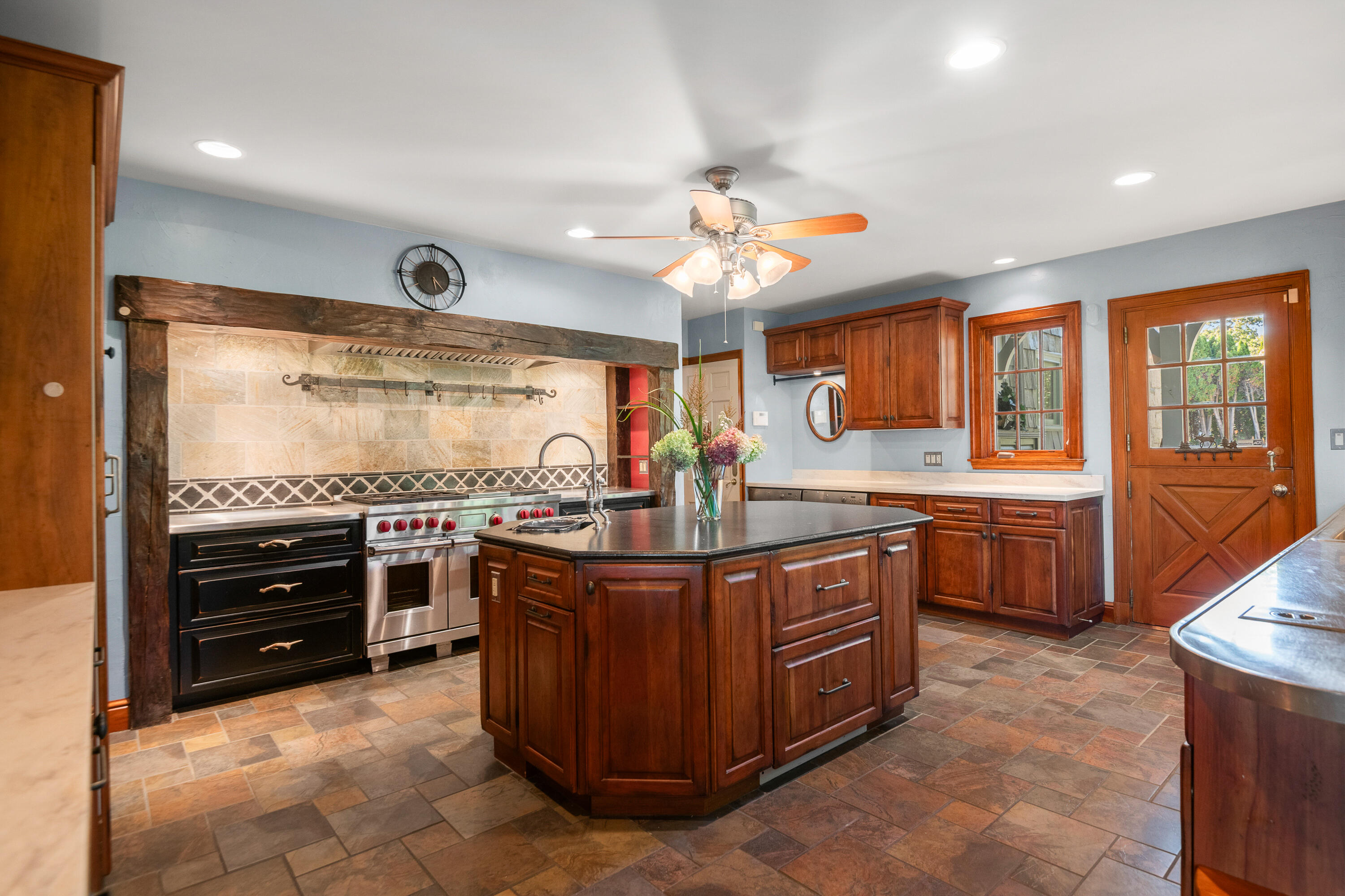21 Starboard Lane Property Photo 13
