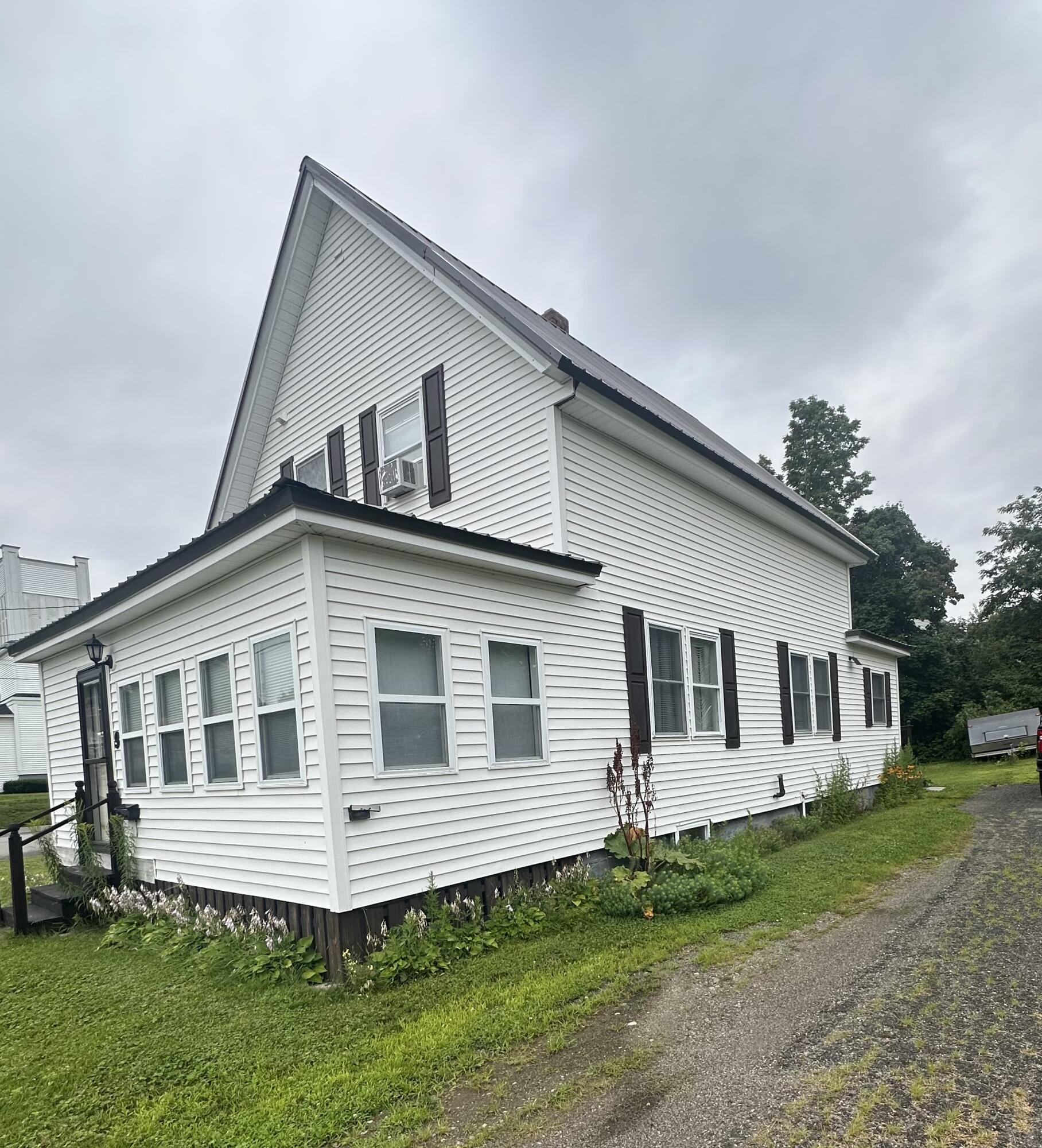 9 Maple Street Property Photo 2