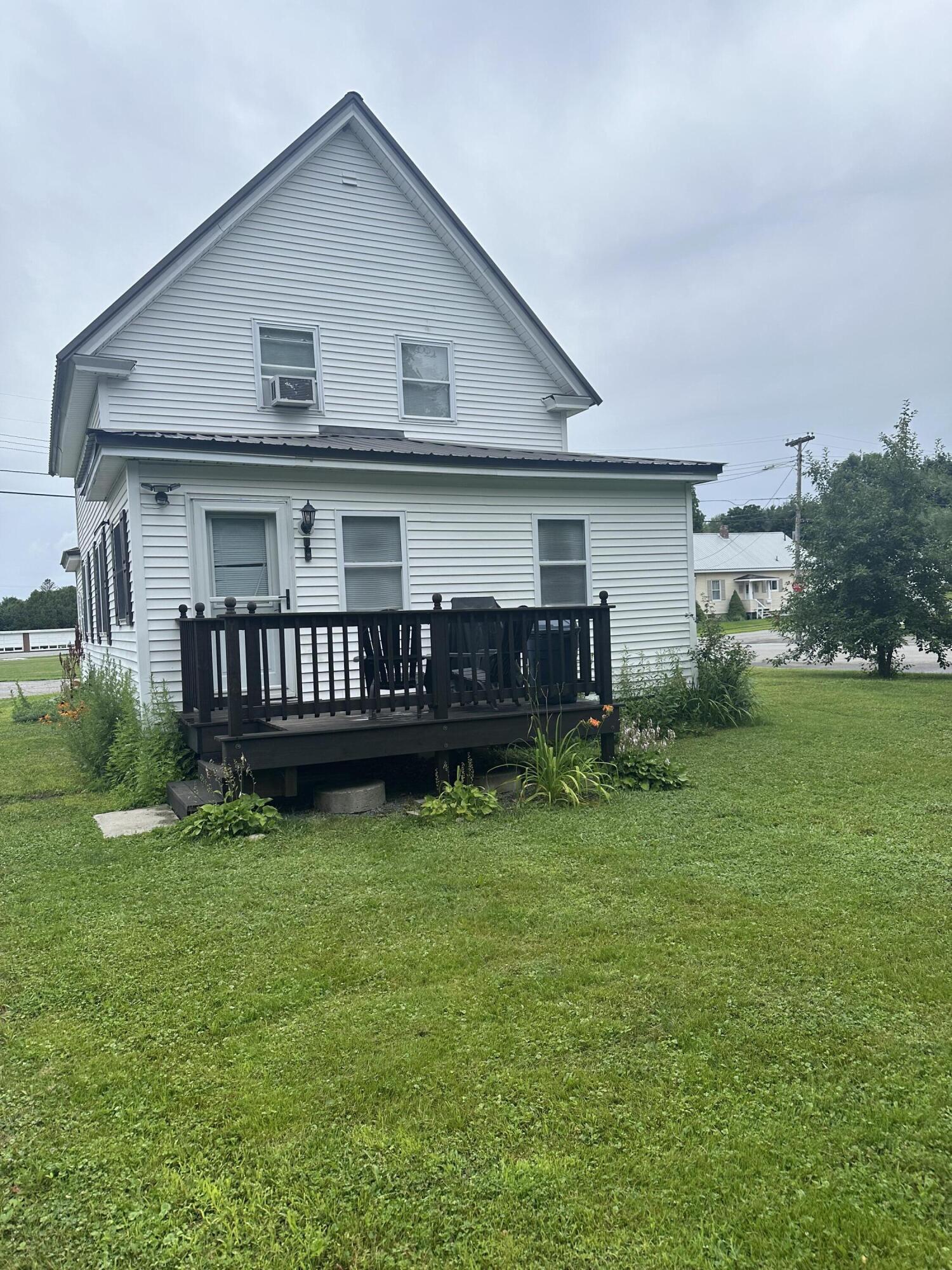 9 Maple Street Property Photo 5