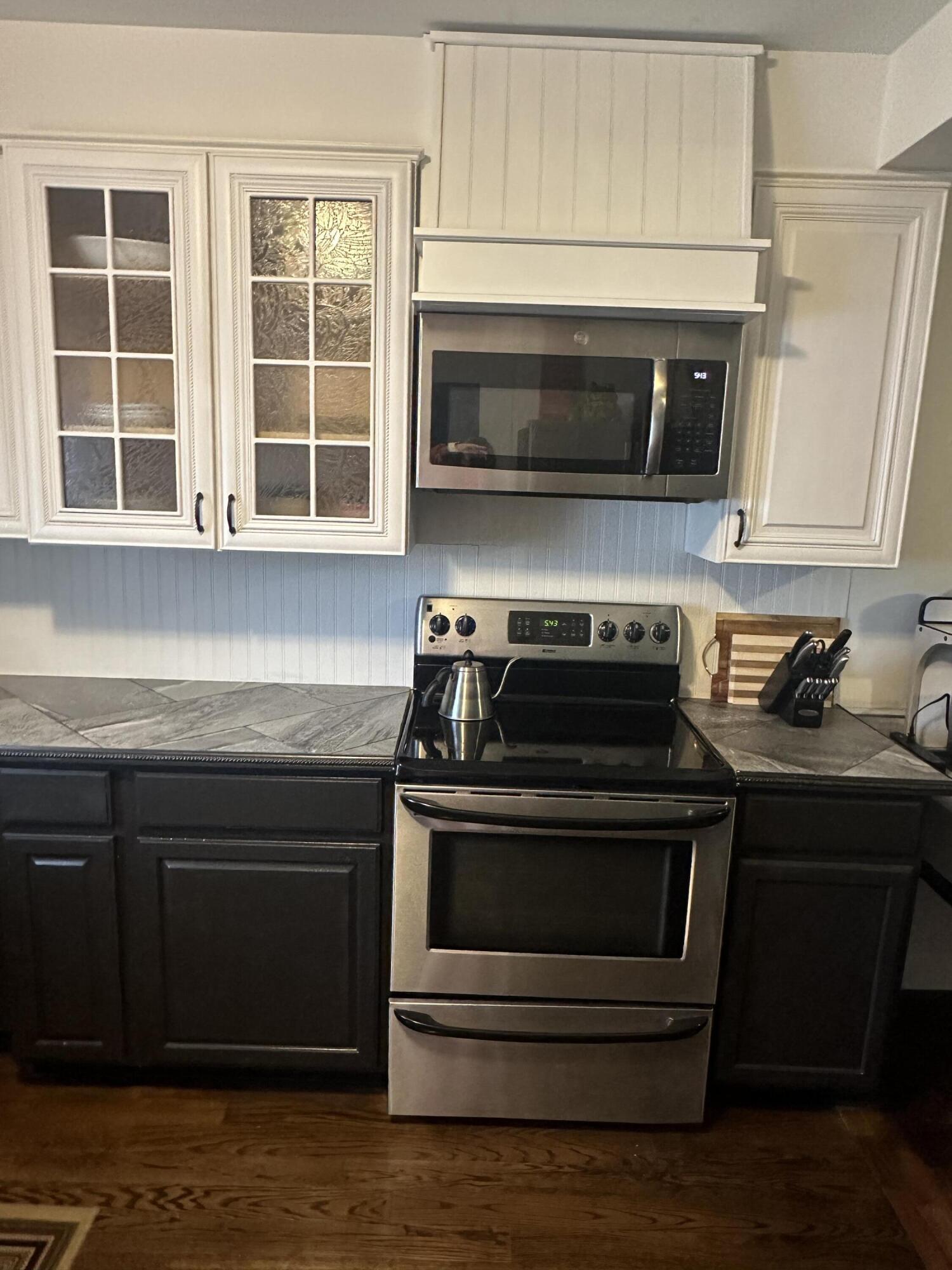 9 Maple Street Property Photo 10