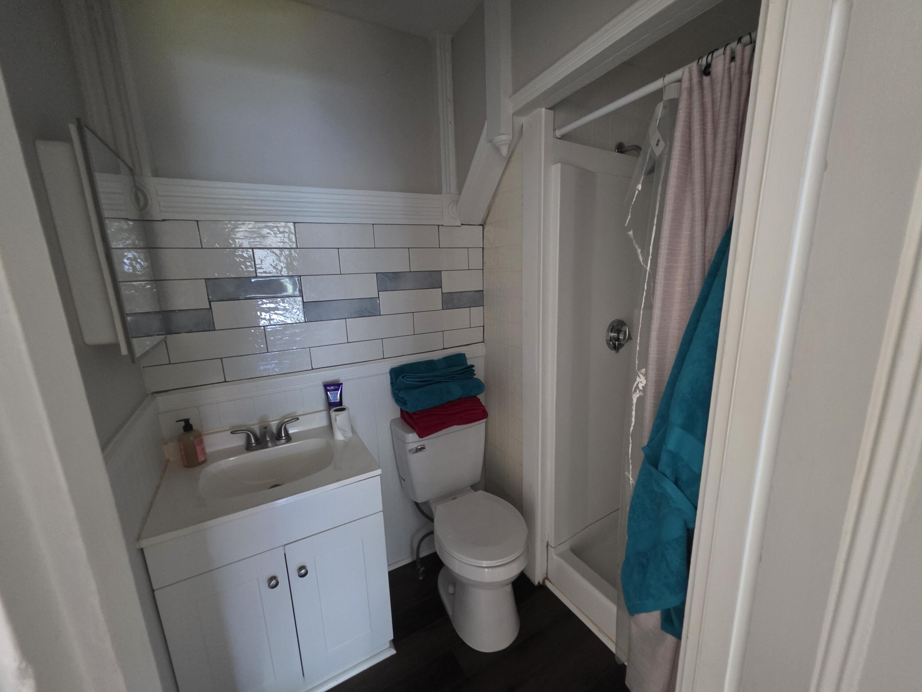 115 Limerock Street Property Photo 8