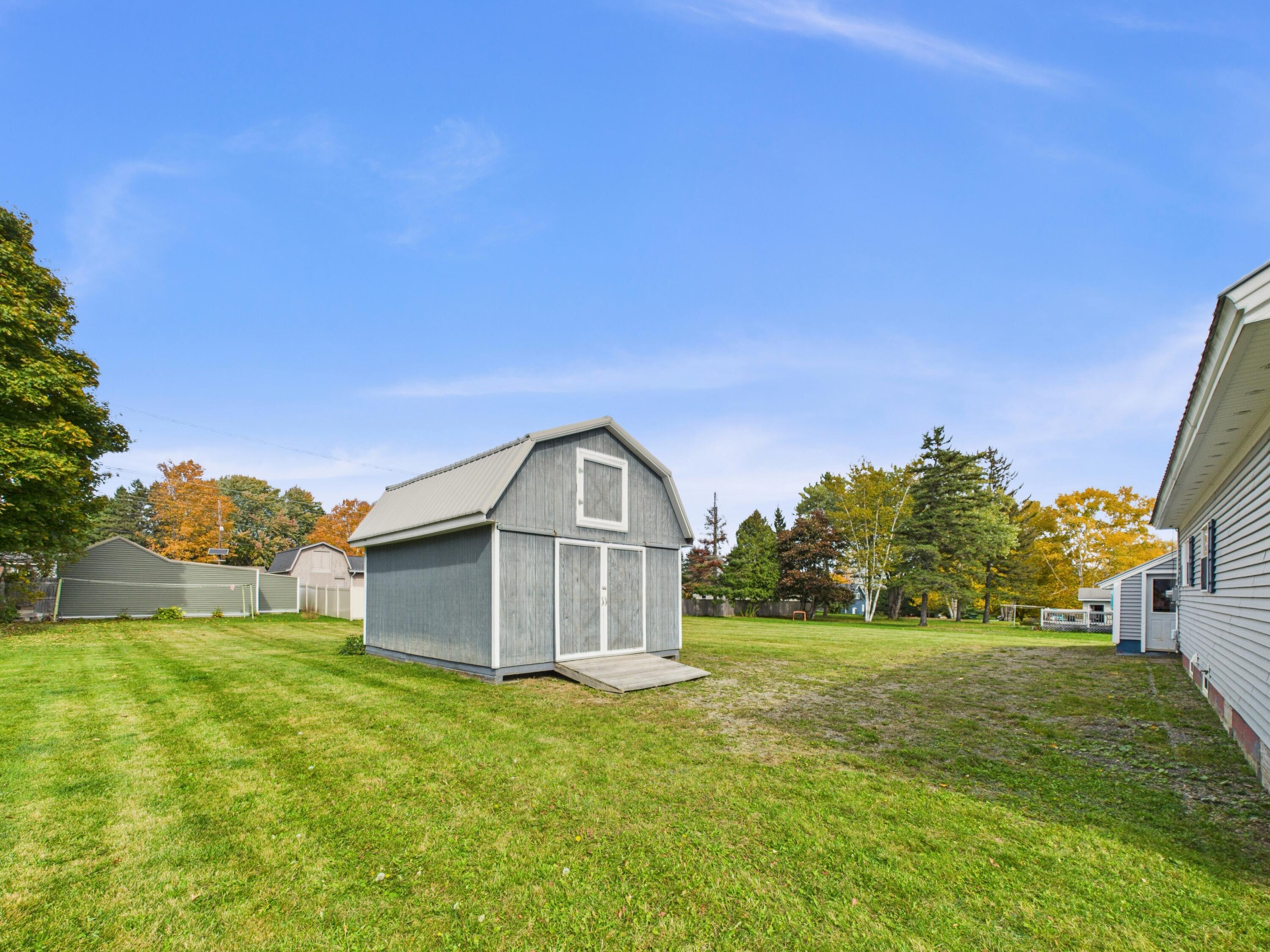 71 Garden Circle Property Photo 3