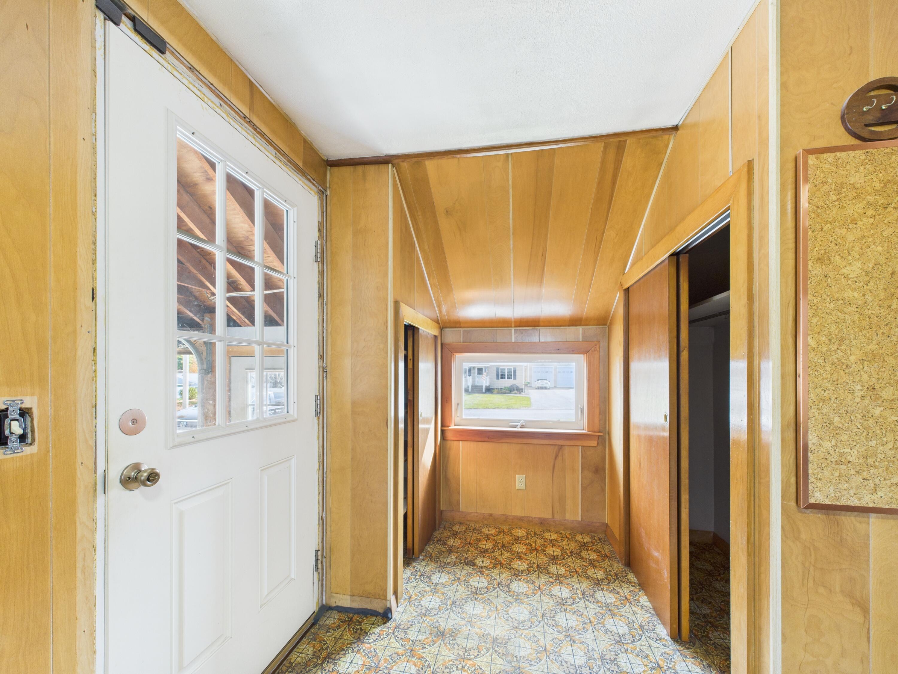 71 Garden Circle Property Photo 4