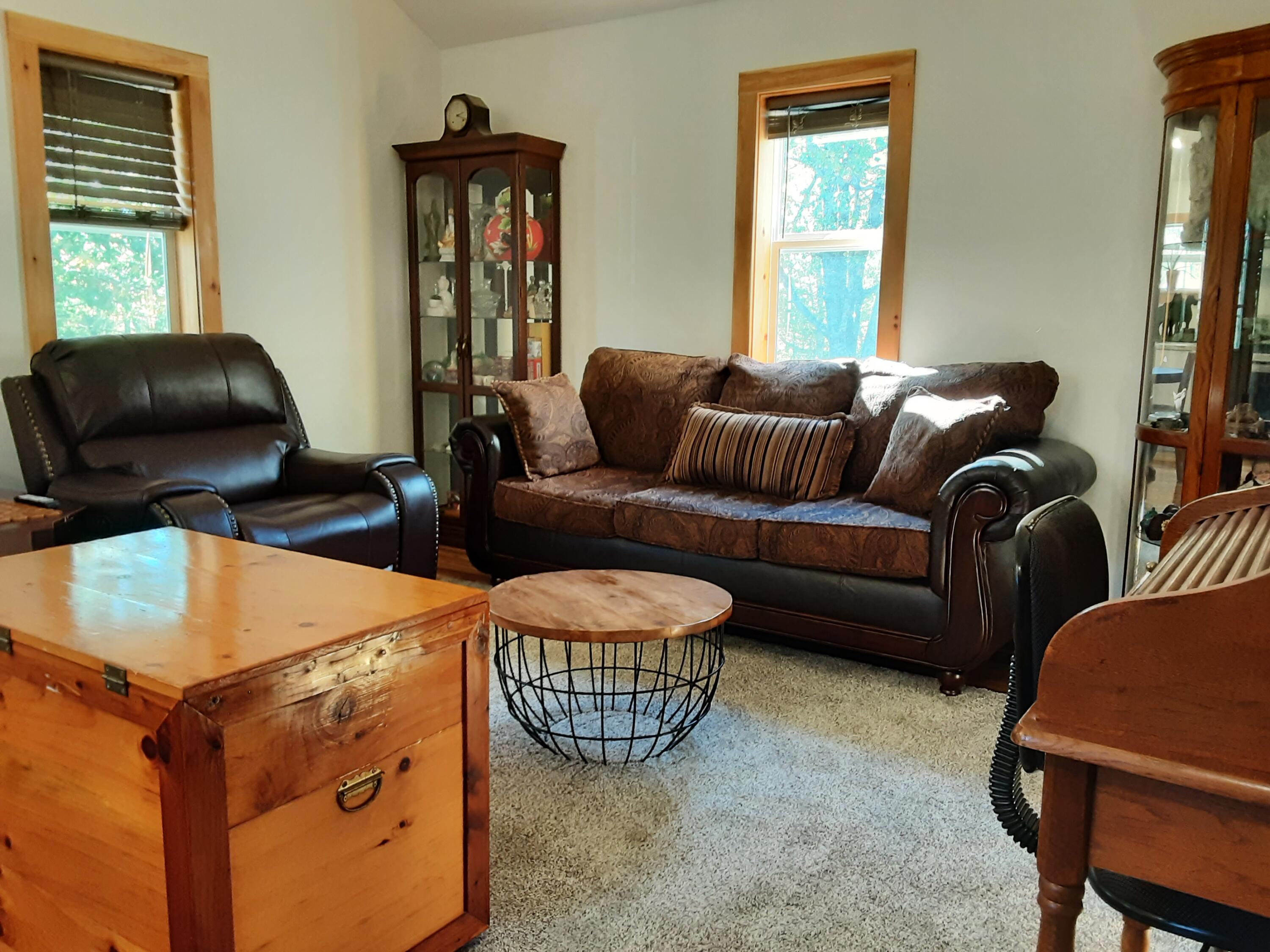 380 South Mountain Valley Highway Property Photo 8