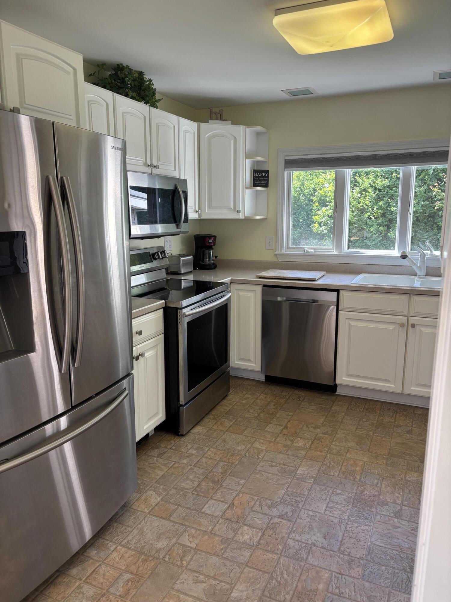 73 Forest Avenue Property Photo 5