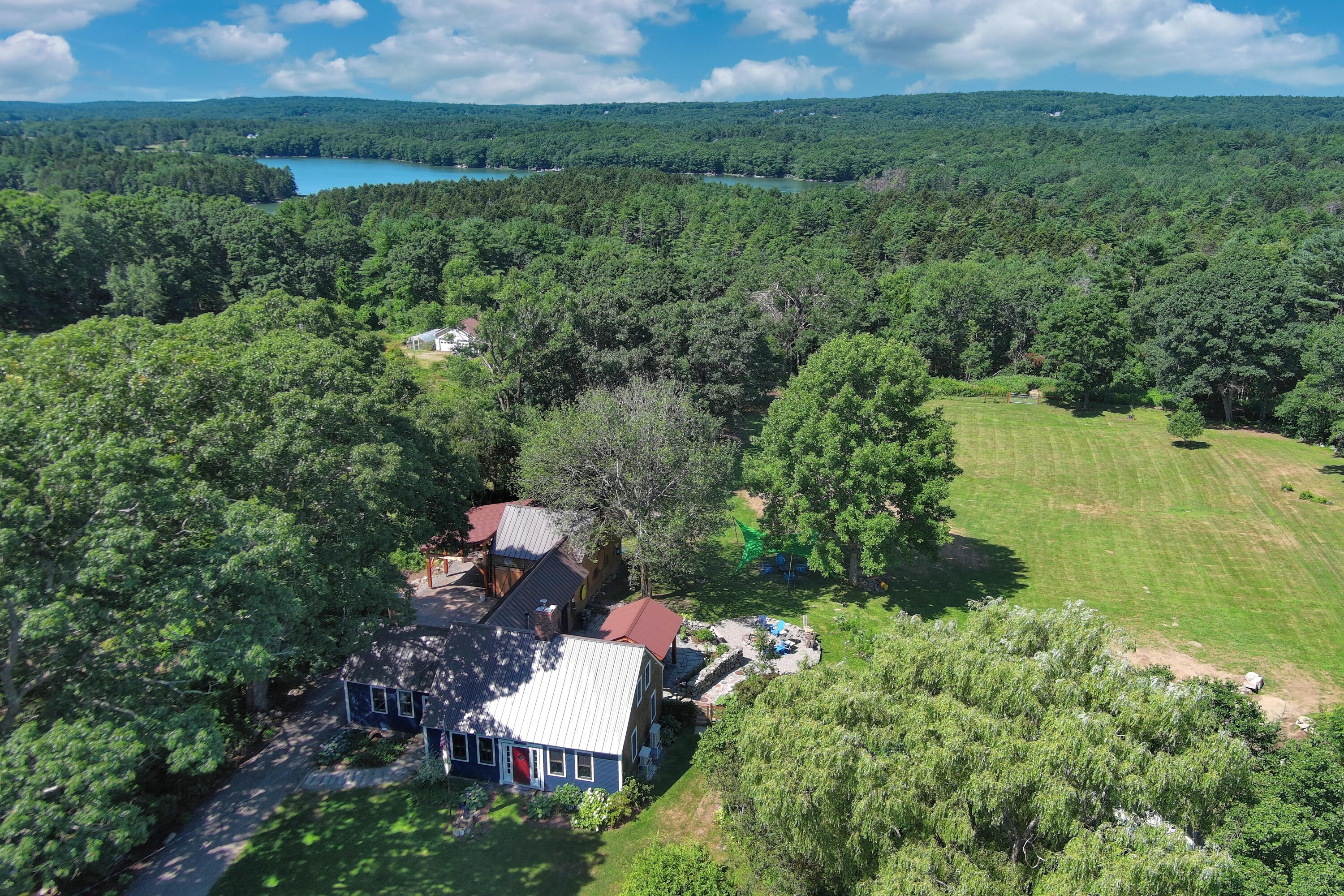 935 Dutch Neck Property Photo 2