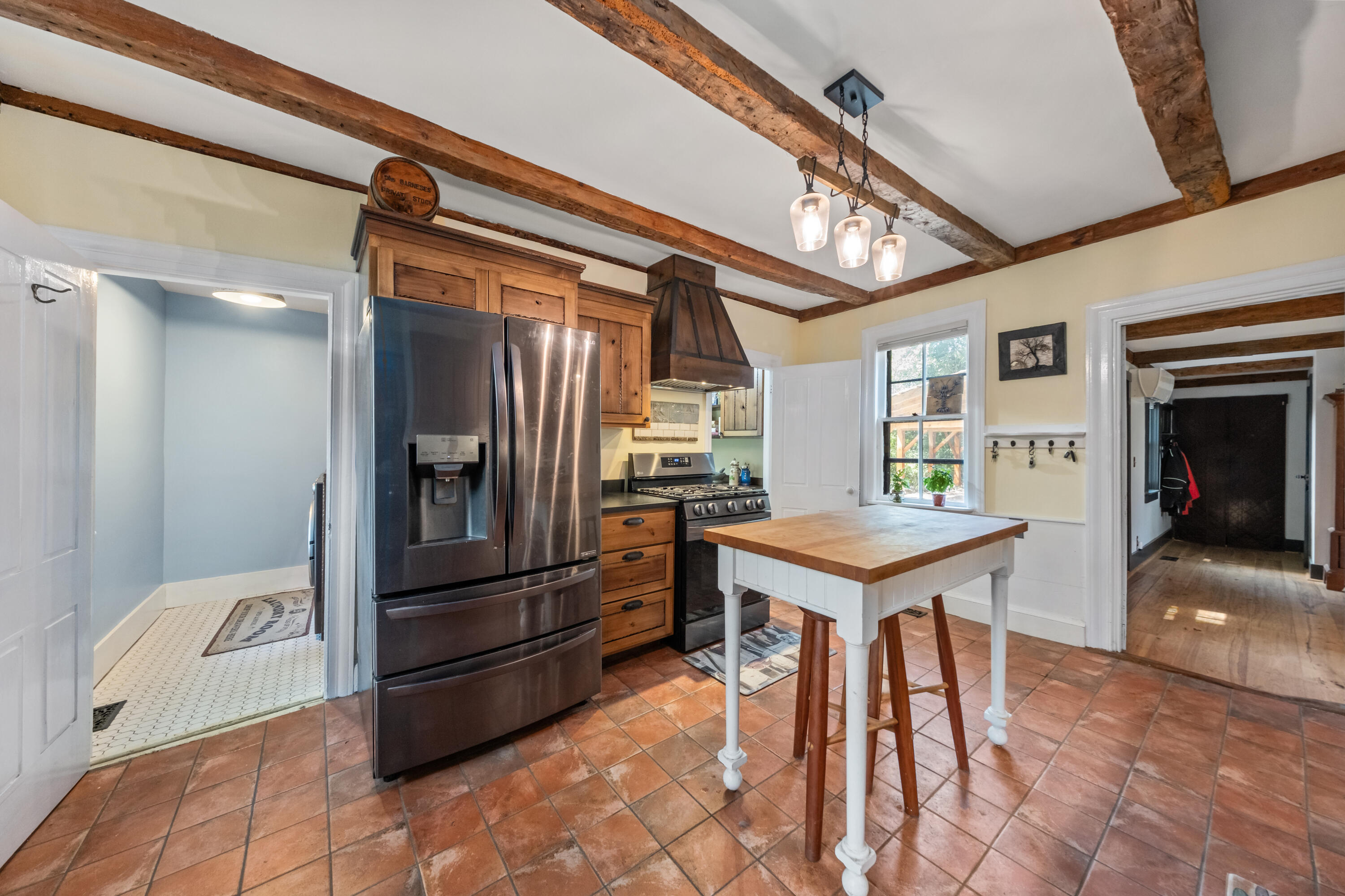 935 Dutch Neck Property Photo 10