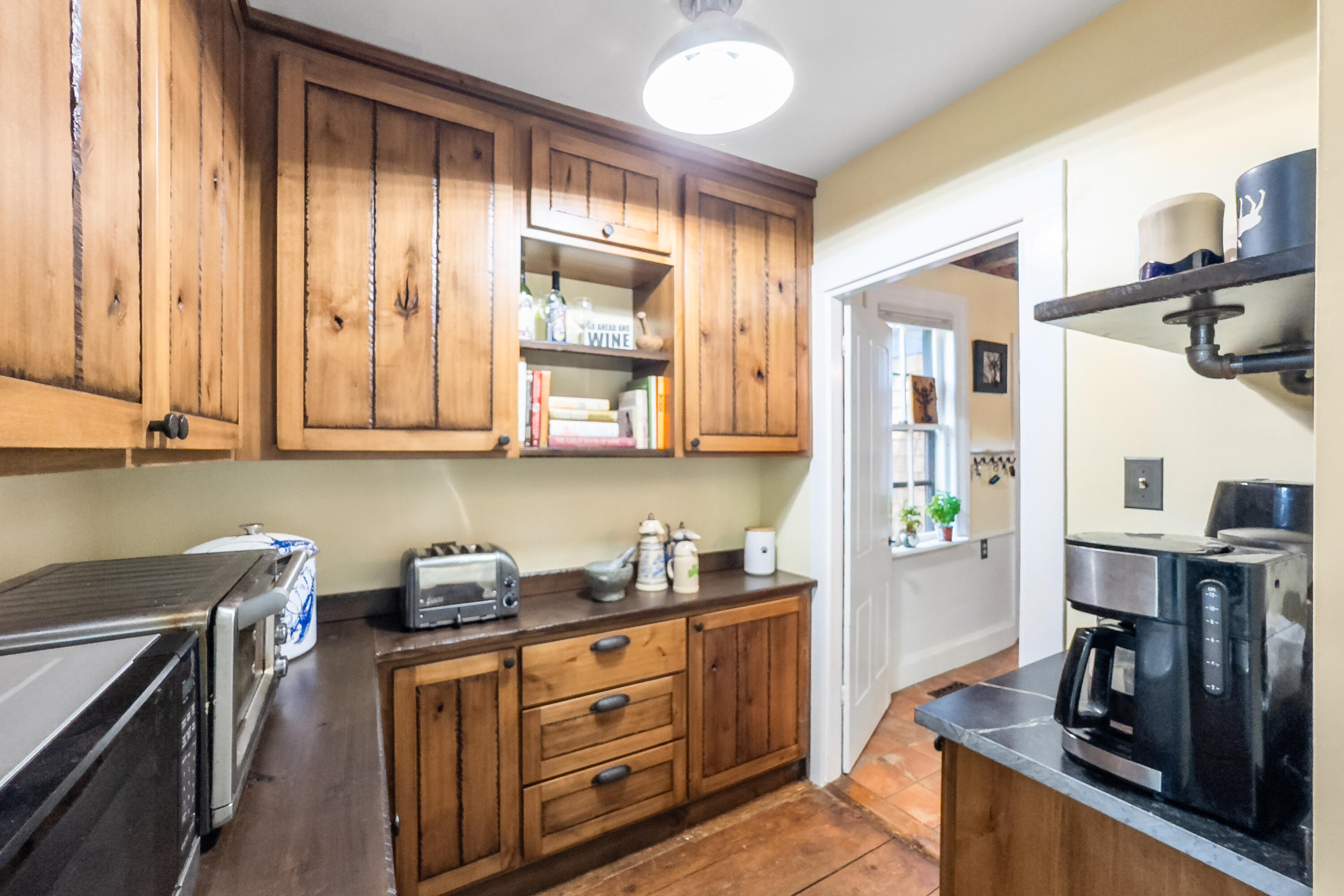 935 Dutch Neck Property Photo 12
