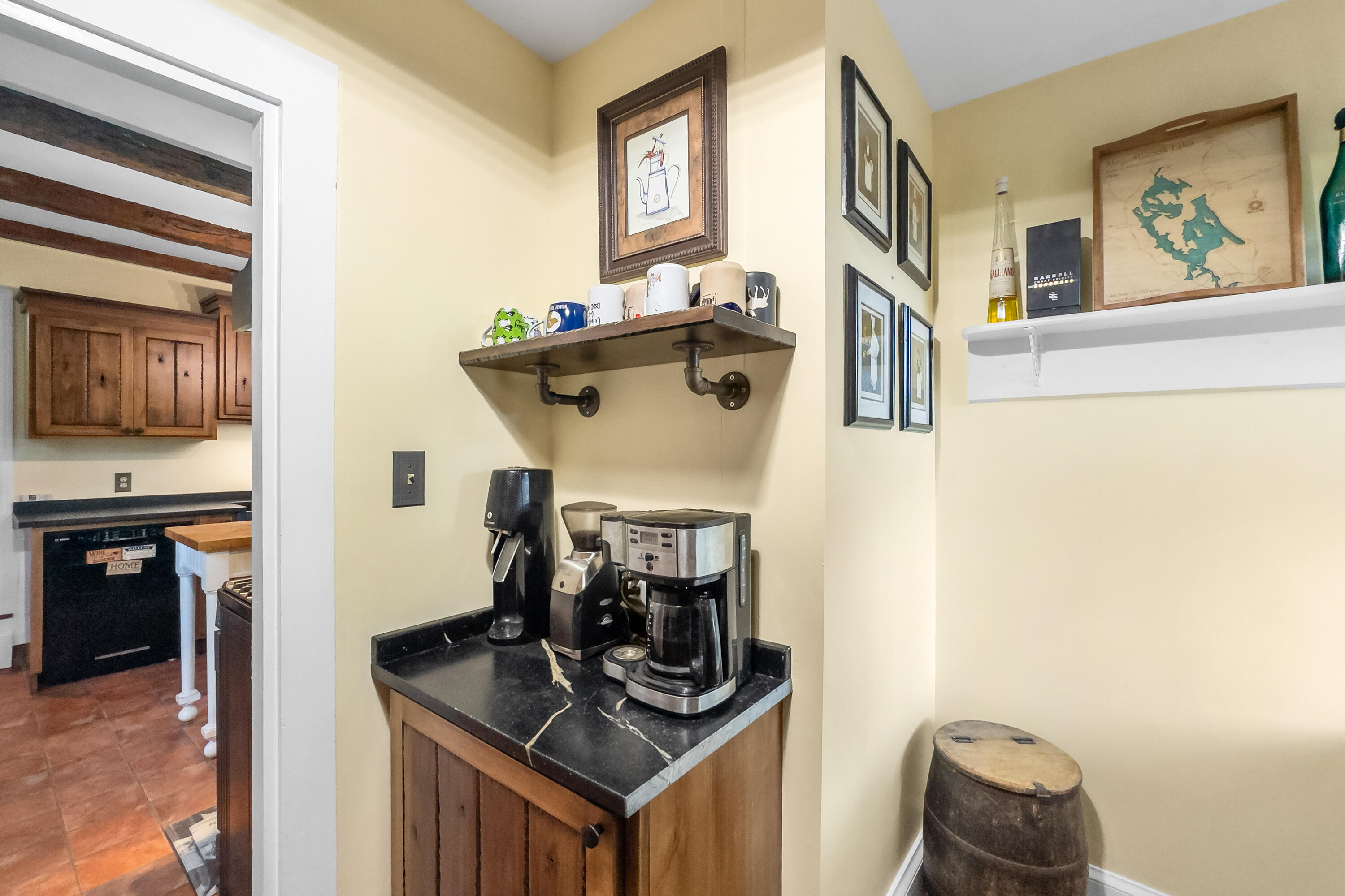935 Dutch Neck Property Photo 14