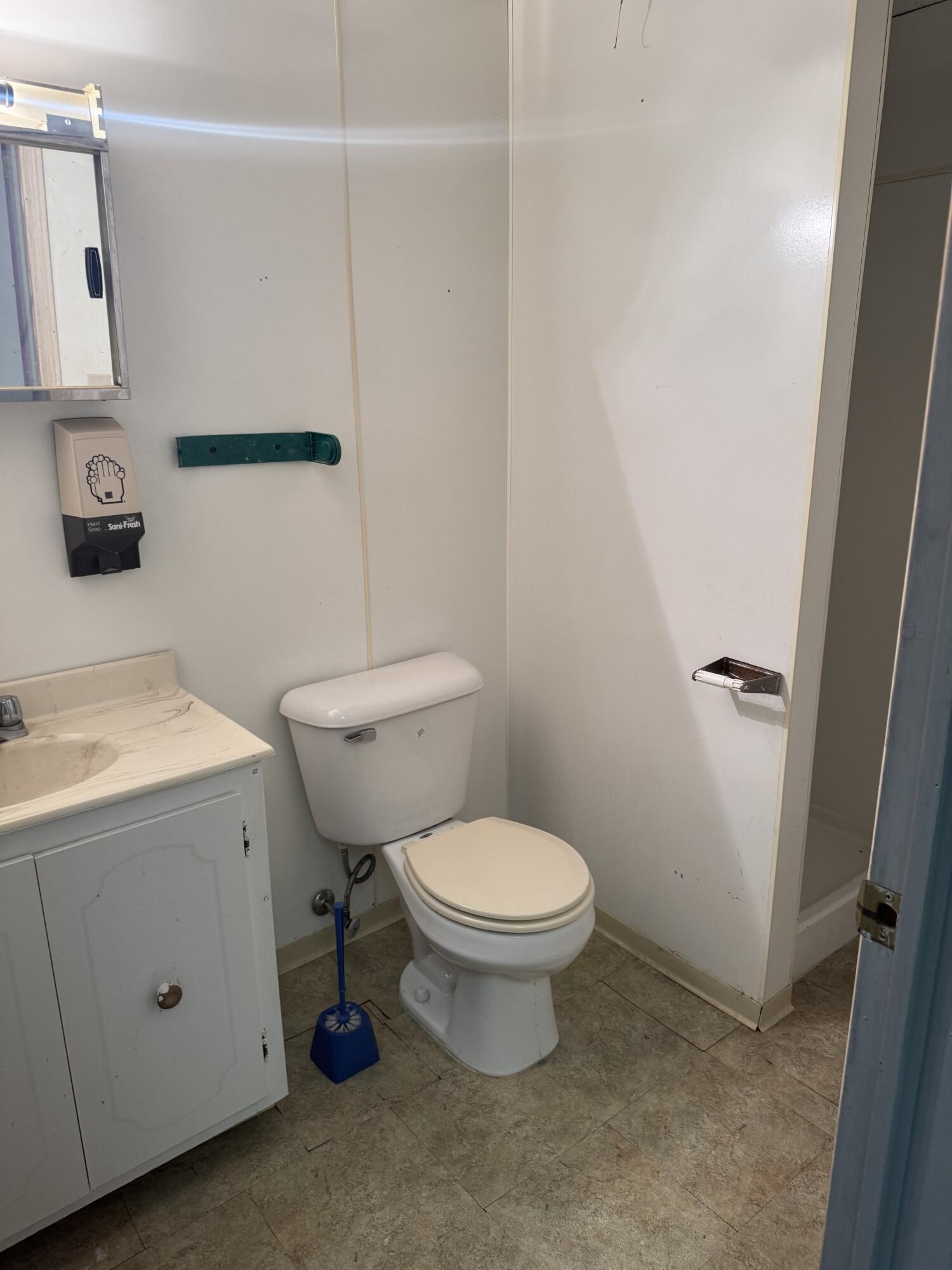 296 & 298 Main Street Property Photo 19