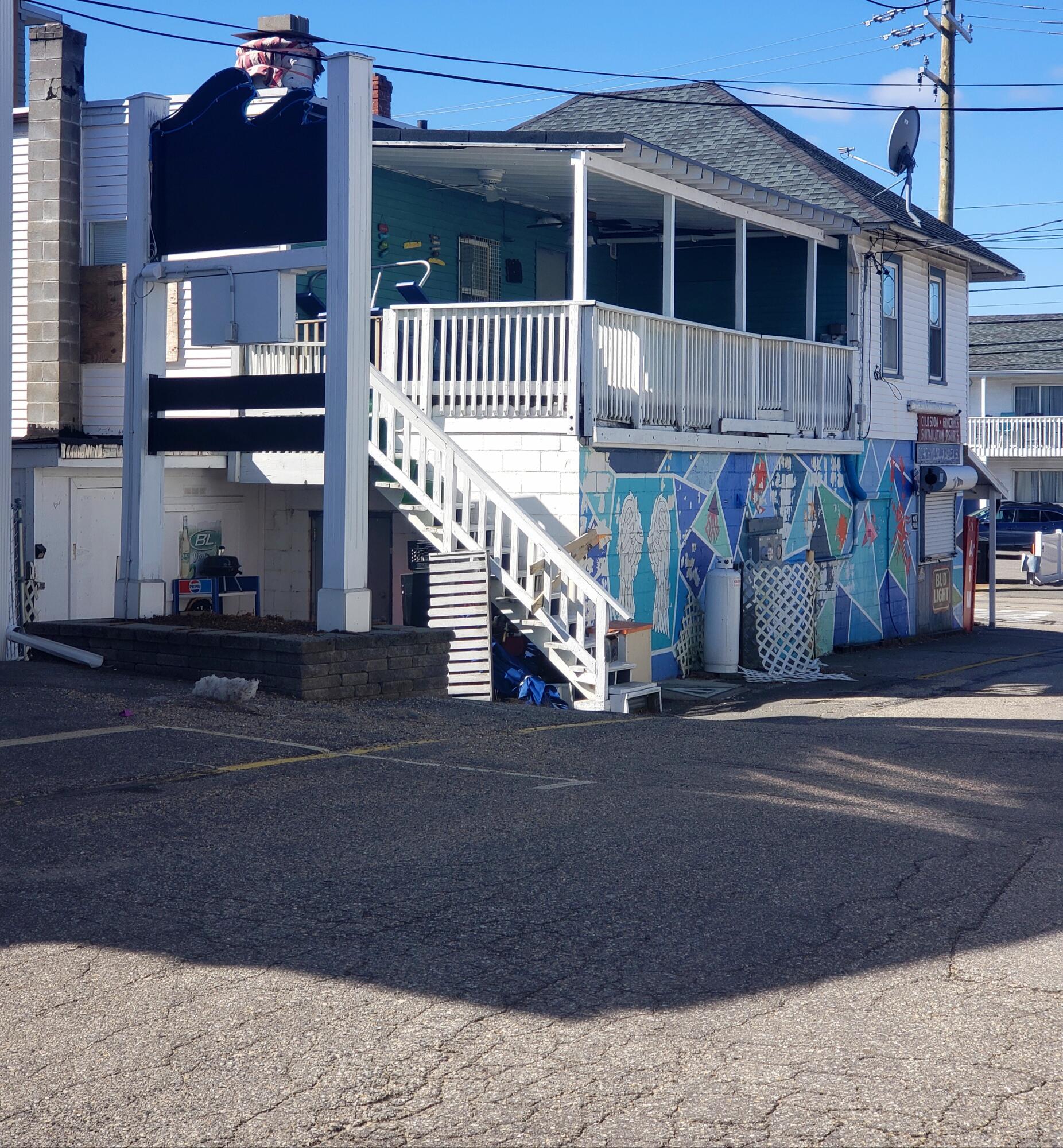 57 E Grand Avenue Property Photo 17