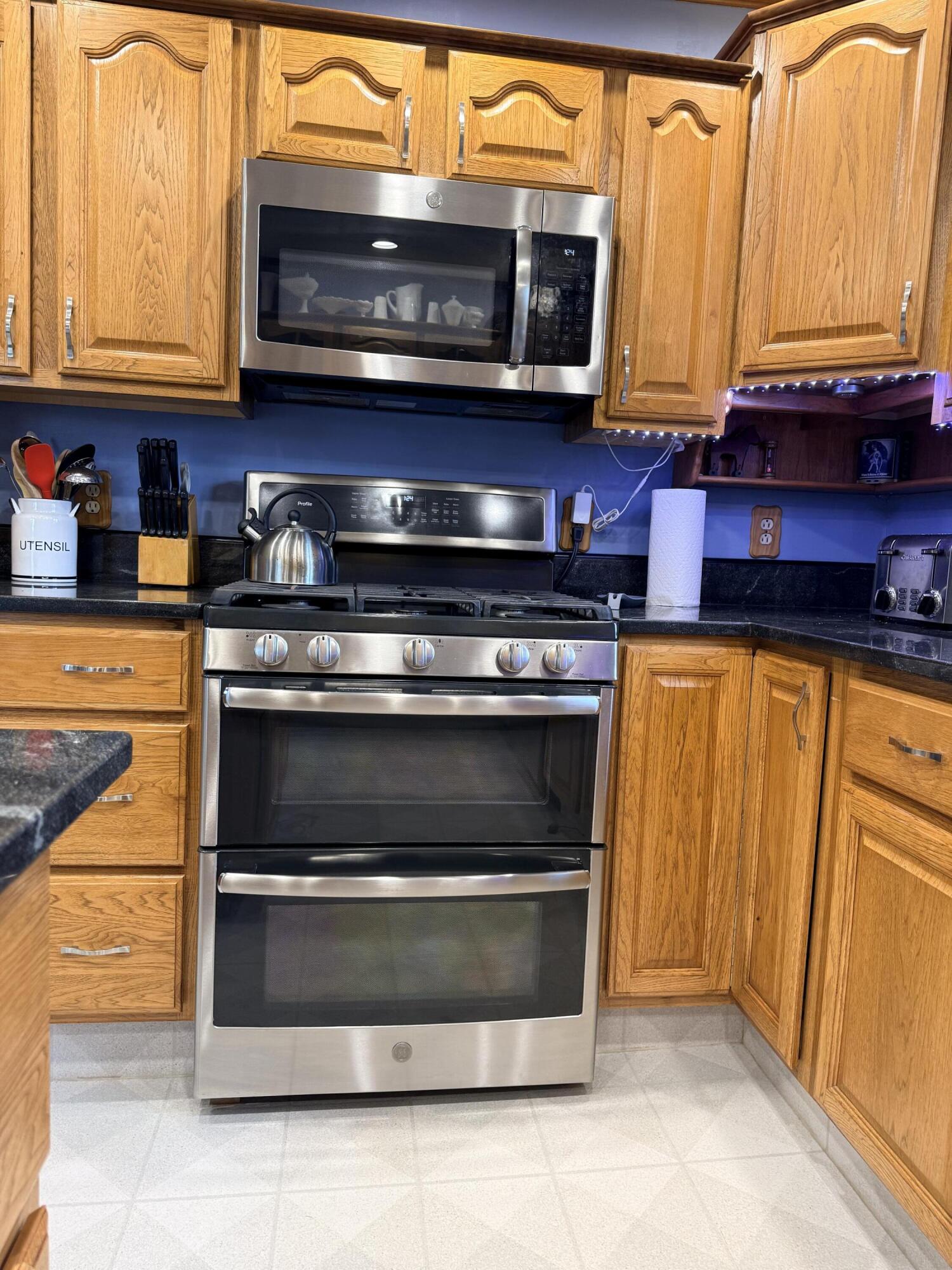 75 Point Street Property Photo 6