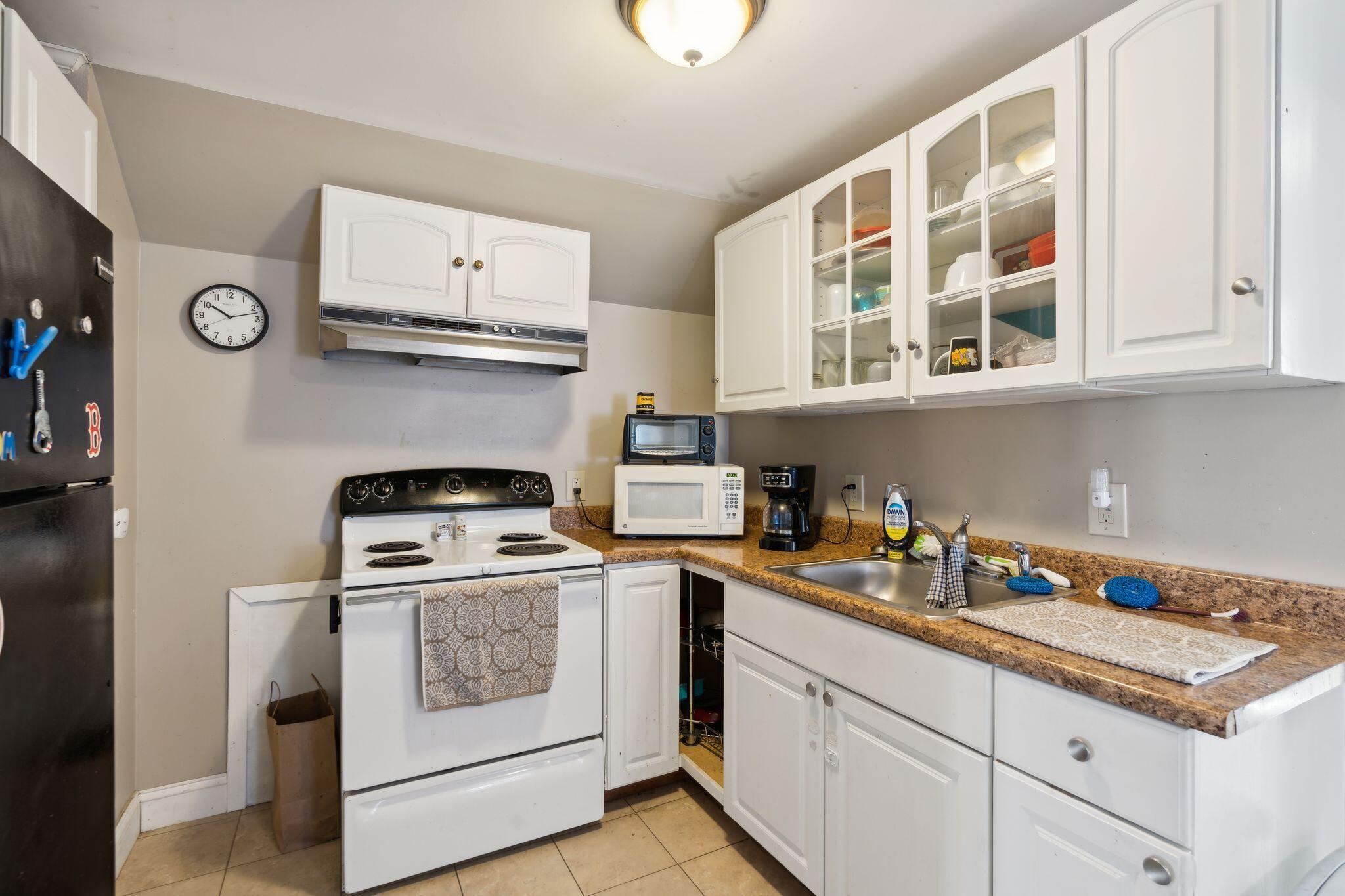 279 Pine Street Property Photo 11