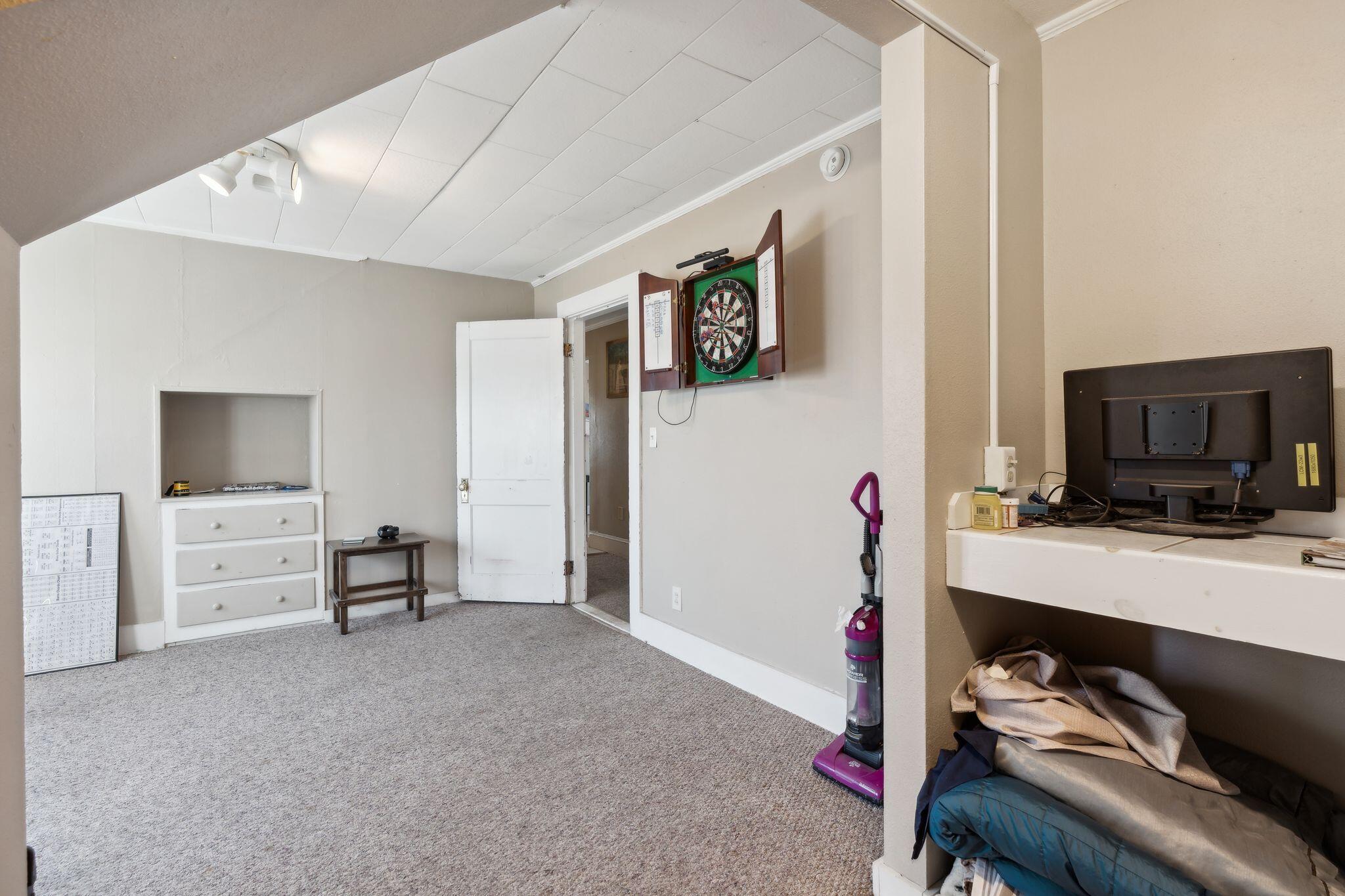 279 Pine Street Property Photo 14