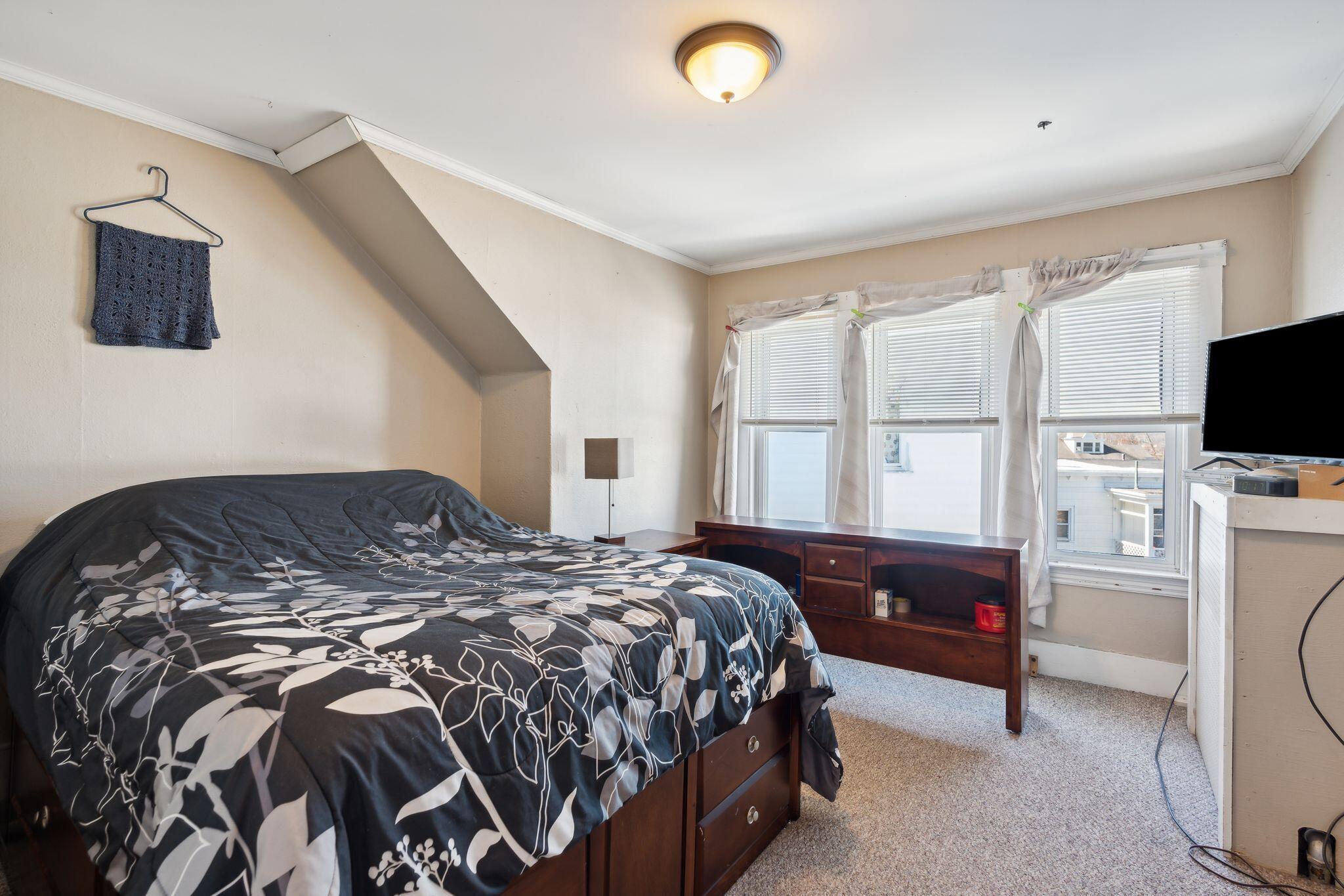 279 Pine Street Property Photo 15