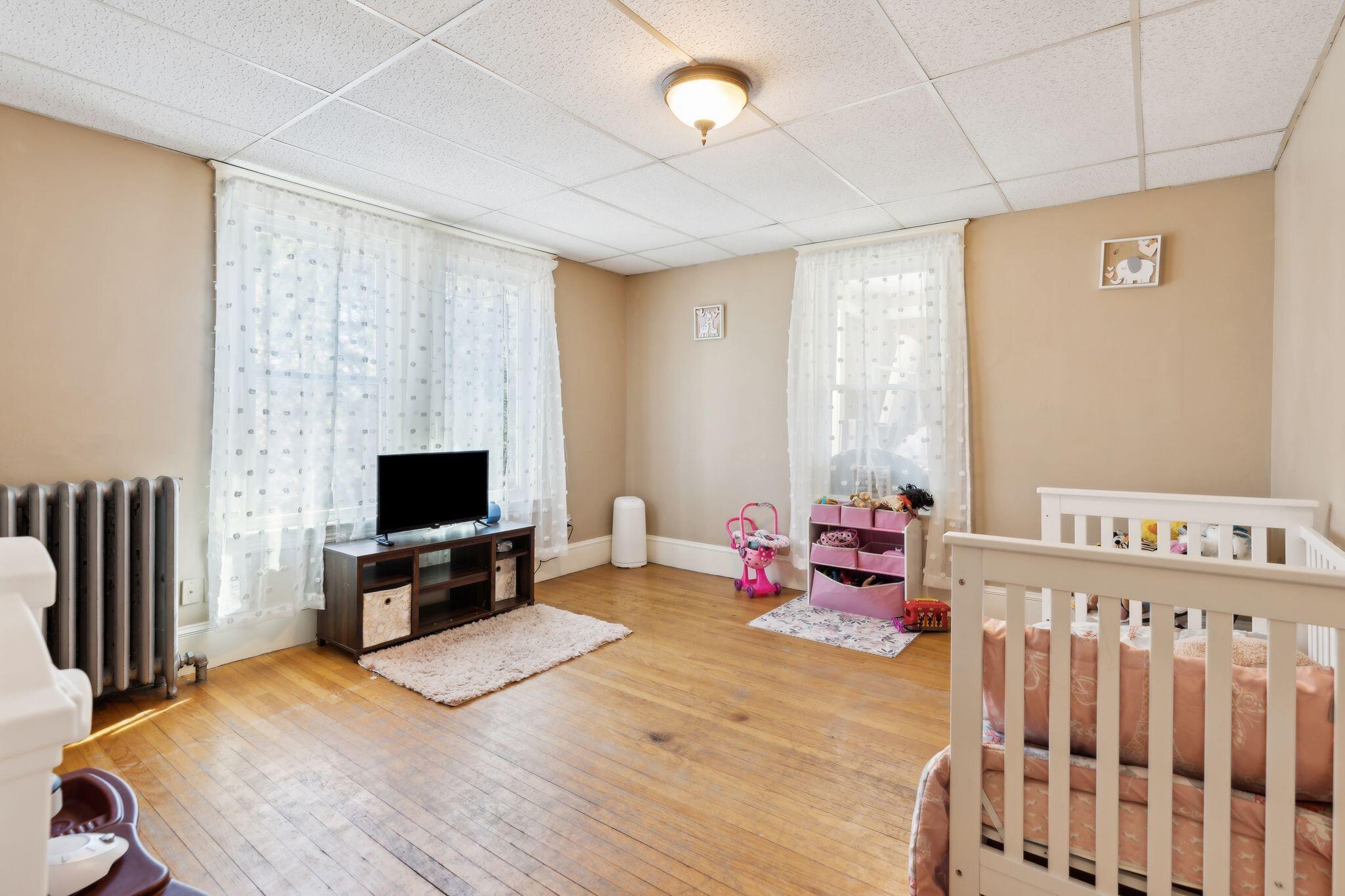 279 Pine Street Property Photo 33
