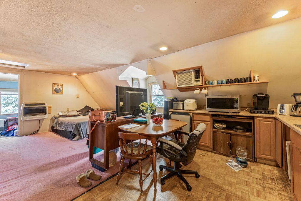 23 Easy Street Property Photo 27