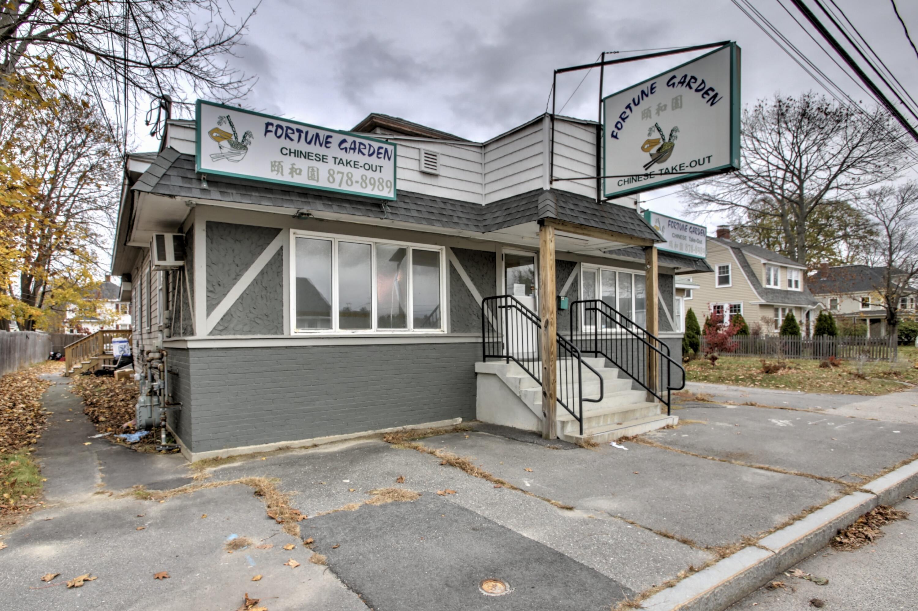 1435 Forest Avenue Property Photo 2