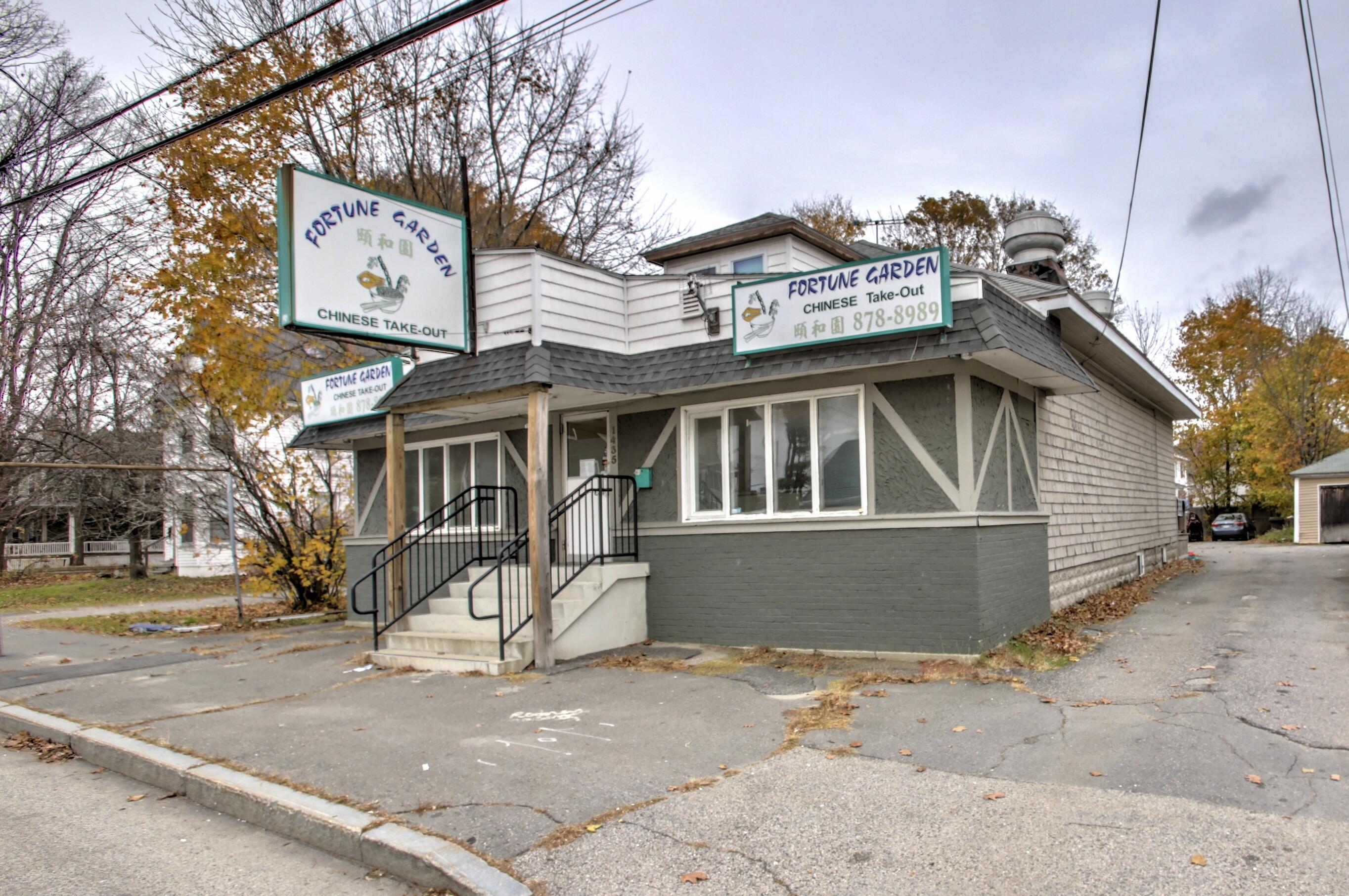 1435 Forest Avenue Property Photo 3