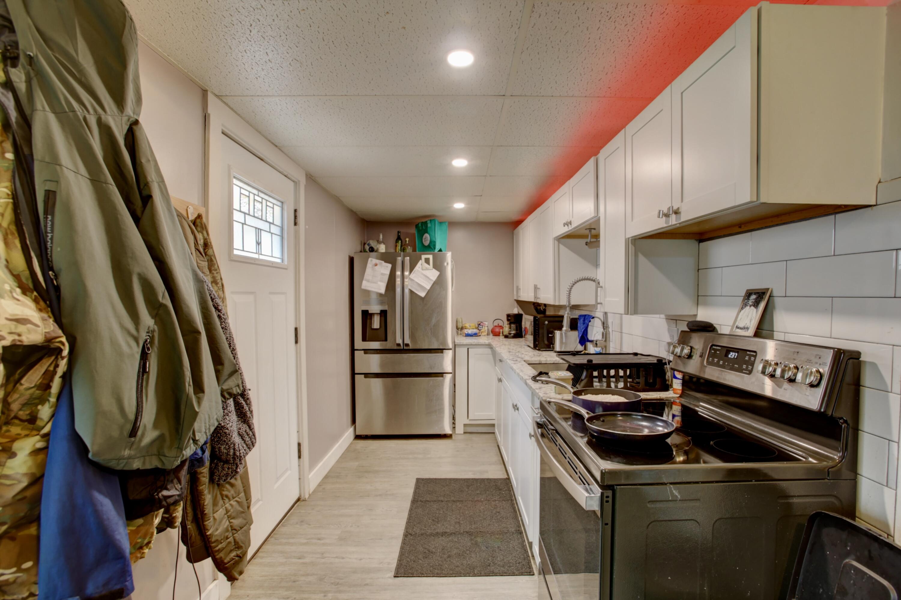 1435 Forest Avenue Property Photo 8