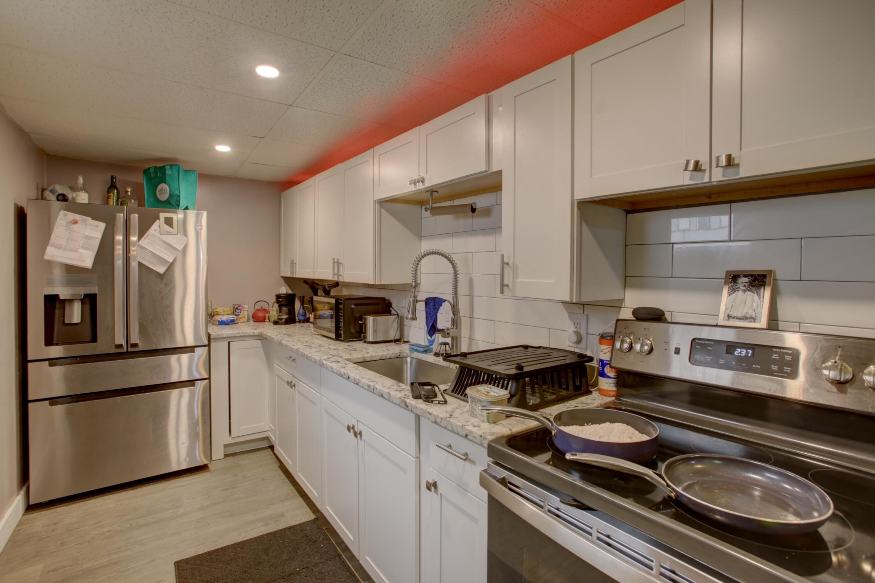 1435 Forest Avenue Property Photo 9