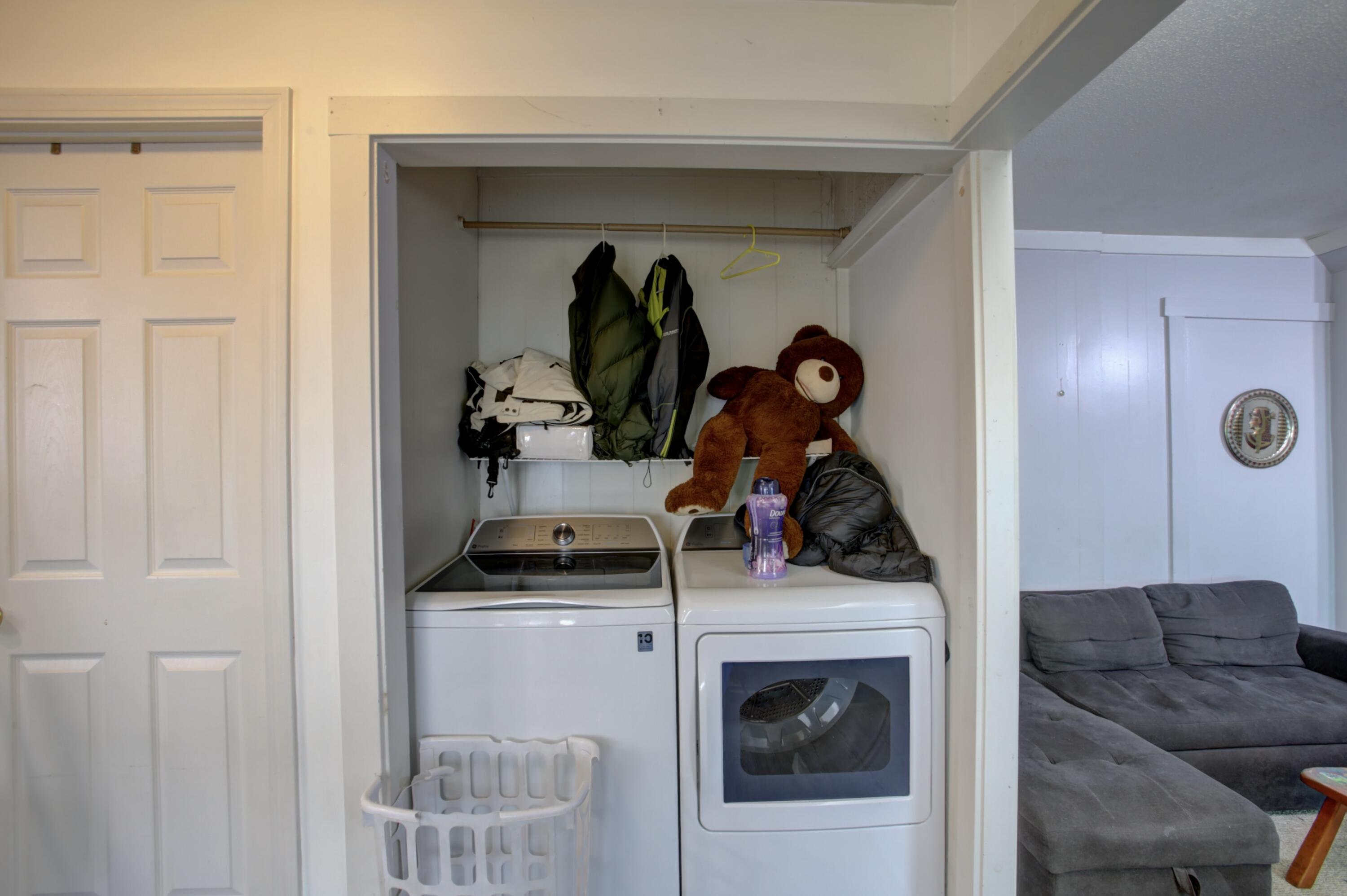 1435 Forest Avenue Property Photo 10