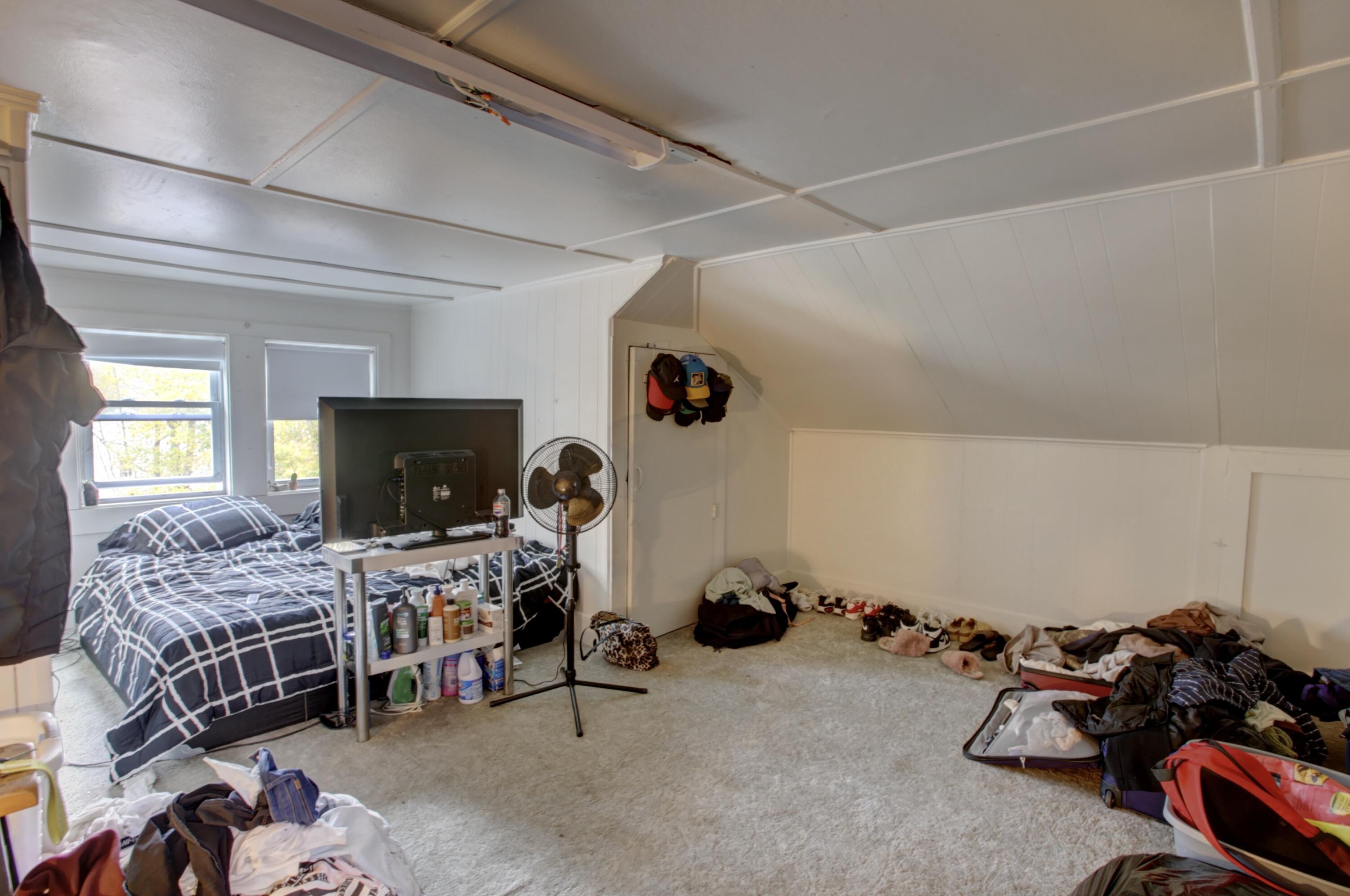 1435 Forest Avenue Property Photo 14