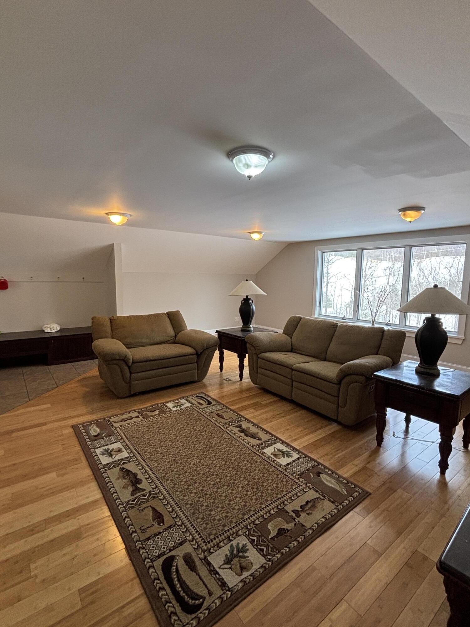 1686 North Road Property Photo 4