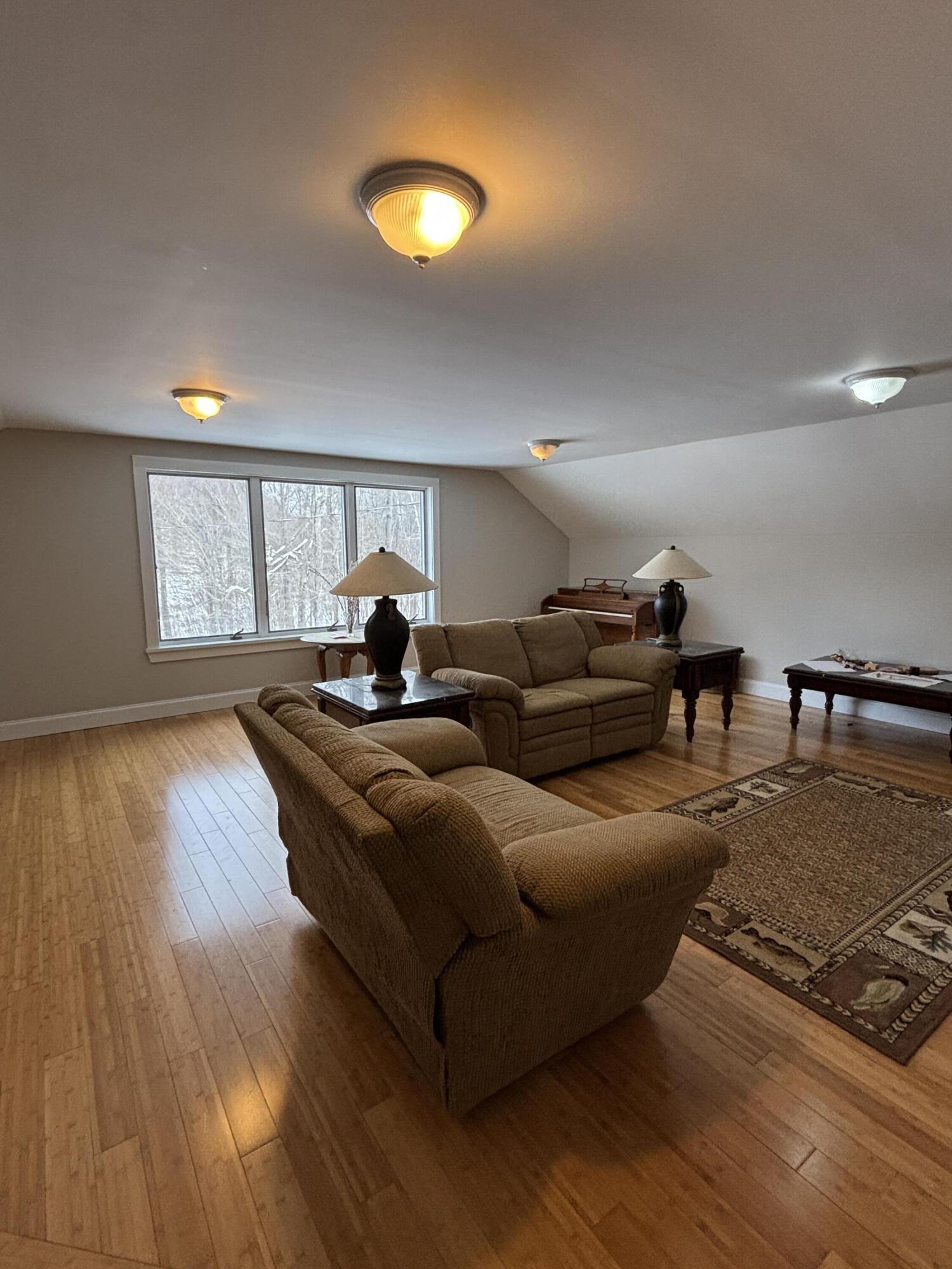 1686 North Road Property Photo 5