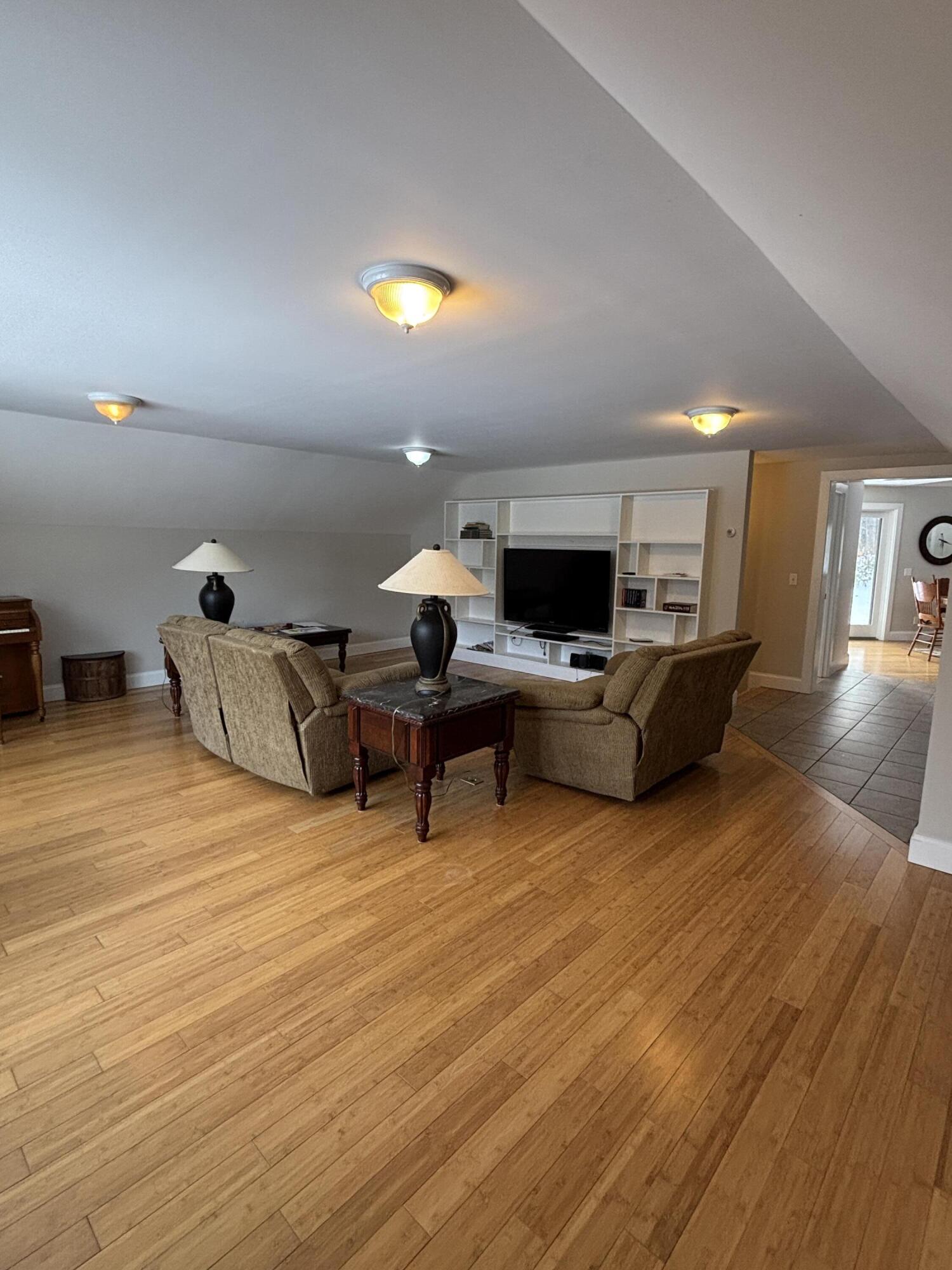 1686 North Road Property Photo 6