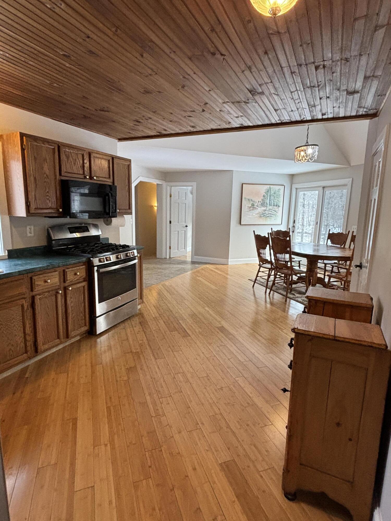 1686 North Road Property Photo 14