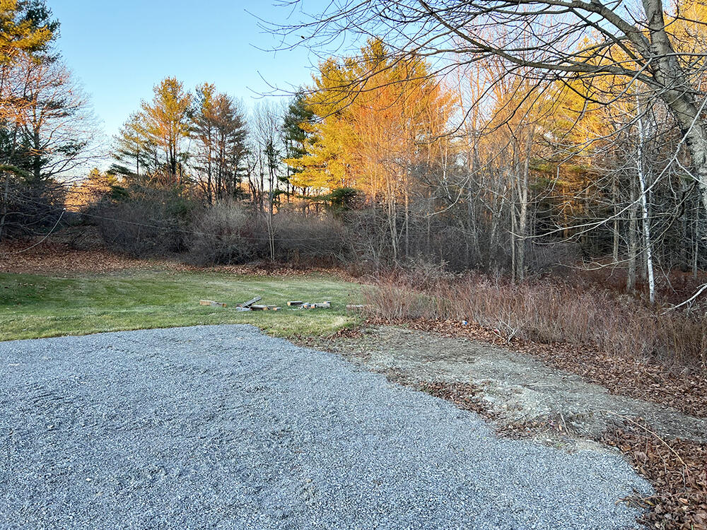 347 Civic Center Drive Property Photo 4
